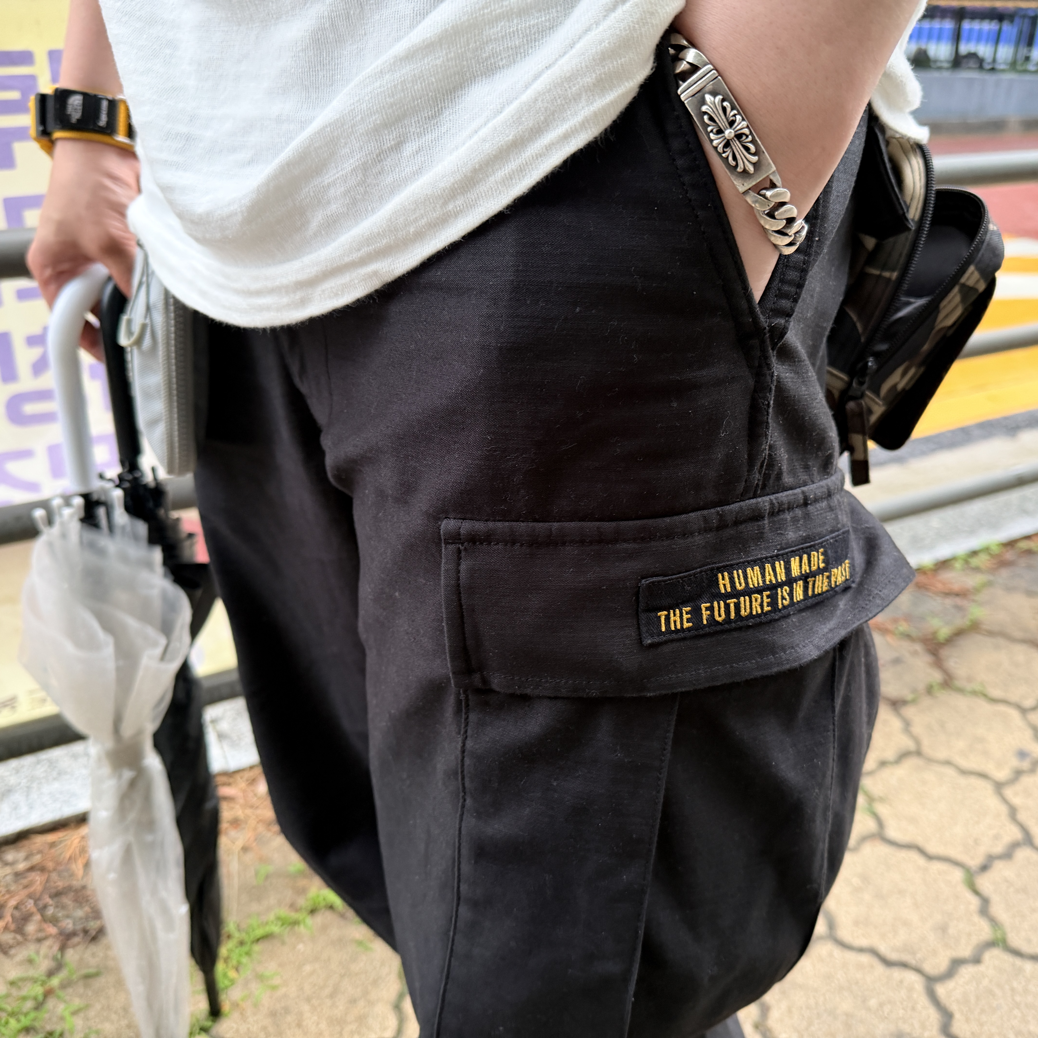 Salomon ACS Pro Black Lemon, Human Made Beatles T-Shirt White 착용 스타일 - 3