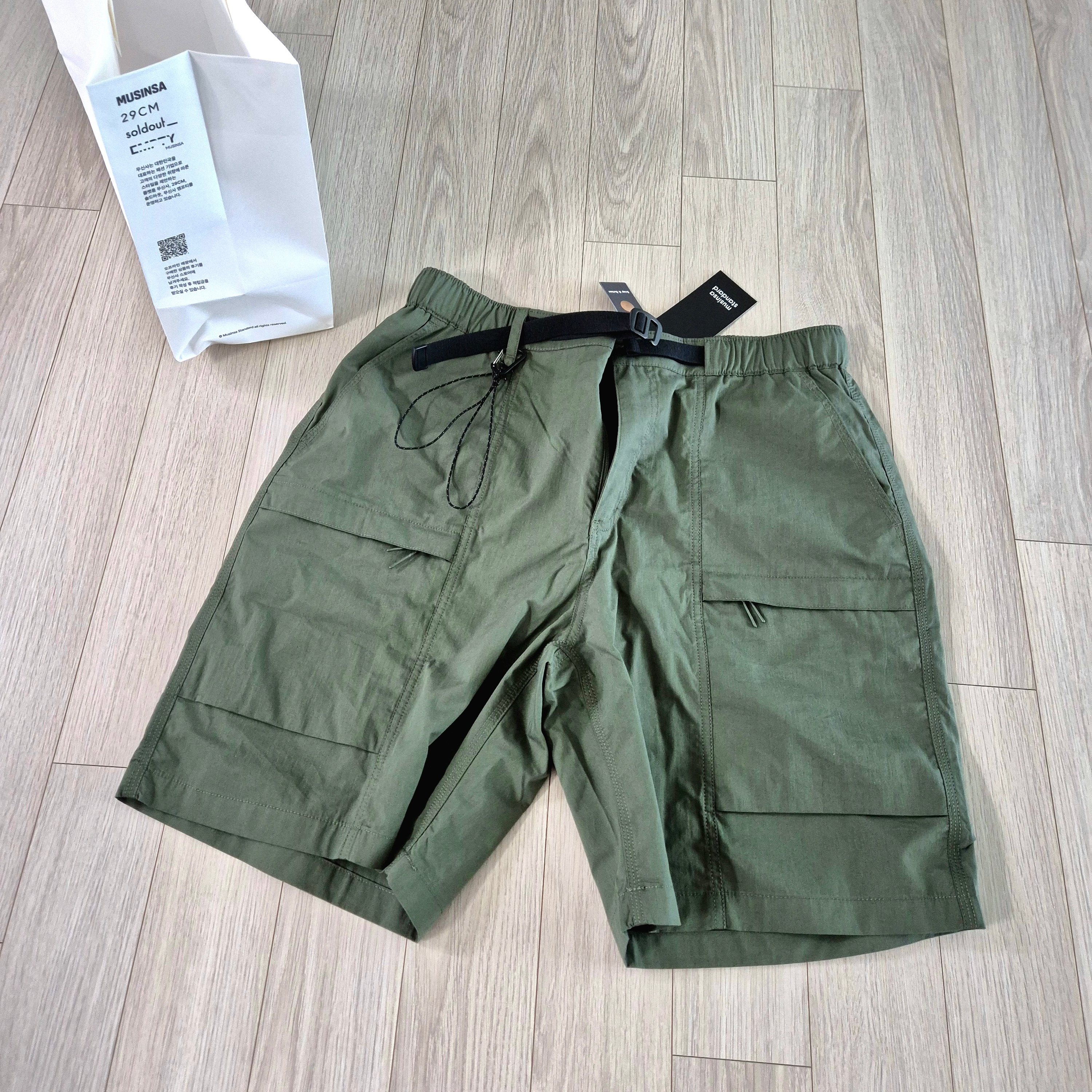 Musinsa Standard City Leisure CN Belted Utility Shorts Black 착용 스타일 - 1