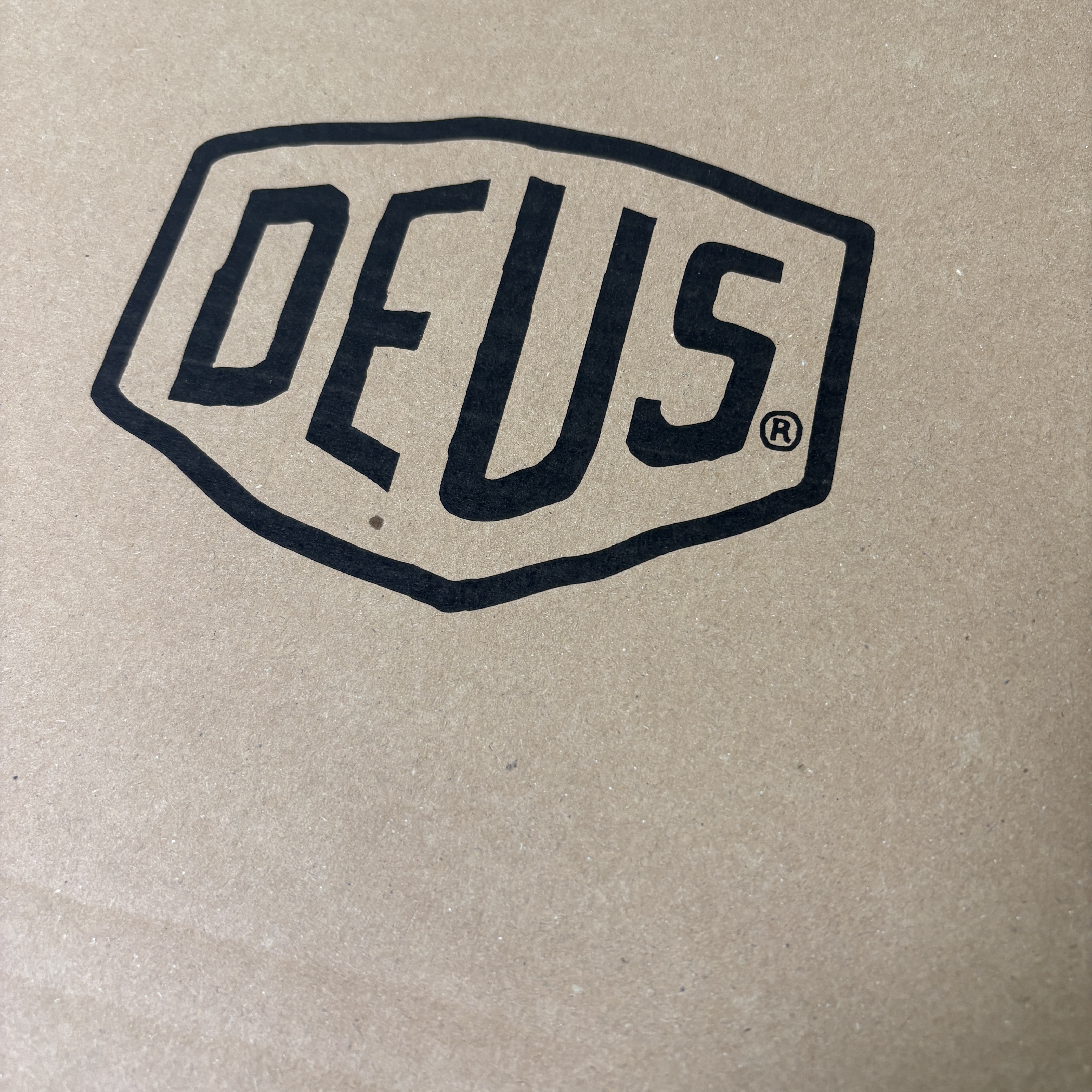 Deus Ex Machina Seoul College Address L/S T-Shirt Black 착용 스타일 - 1