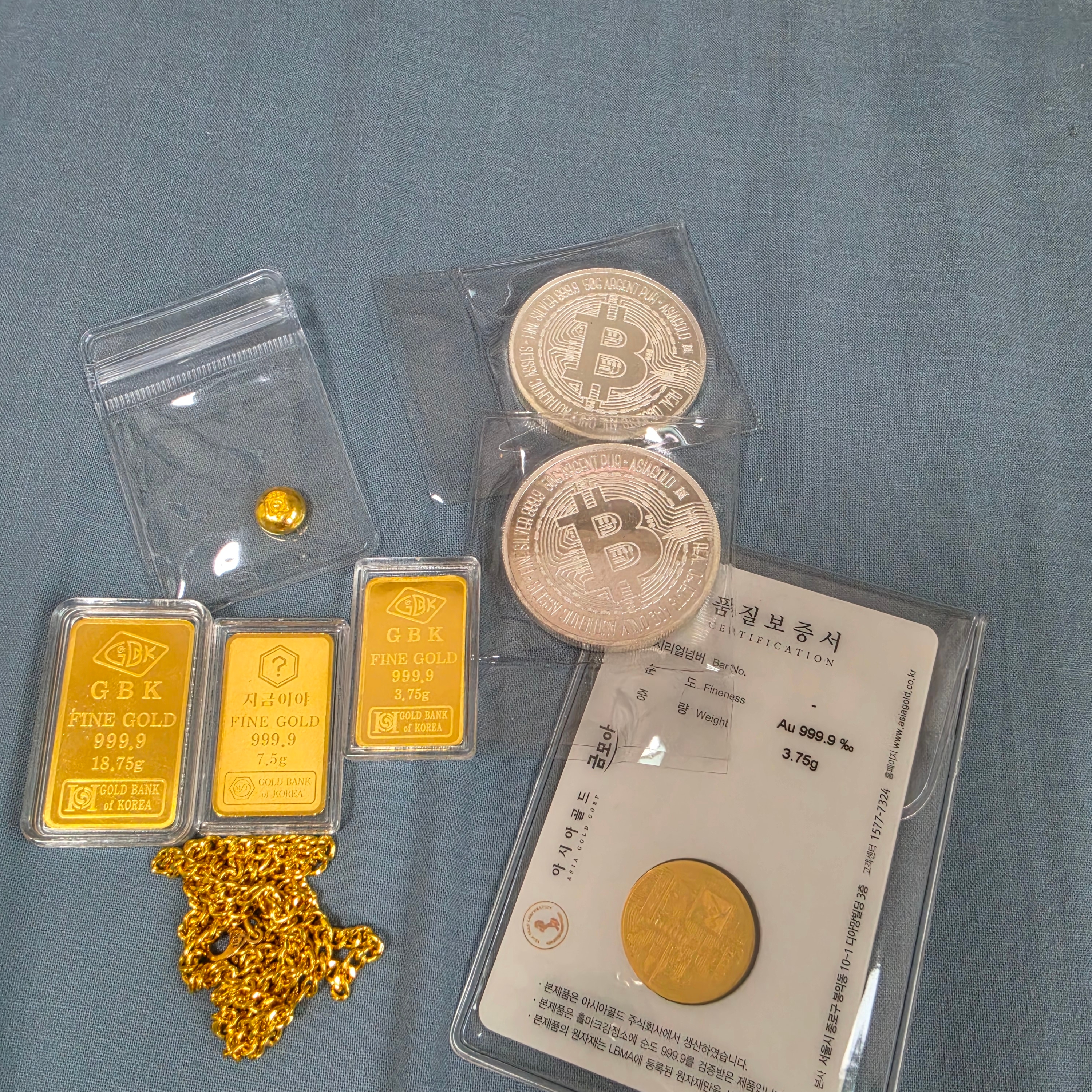 Gold The Three Major Hallmarks Gold Bar 18.75g (Random Design), Gold The Three Major Hallmarks Gold Bar 7.5g (Random Design) 착용 스타일