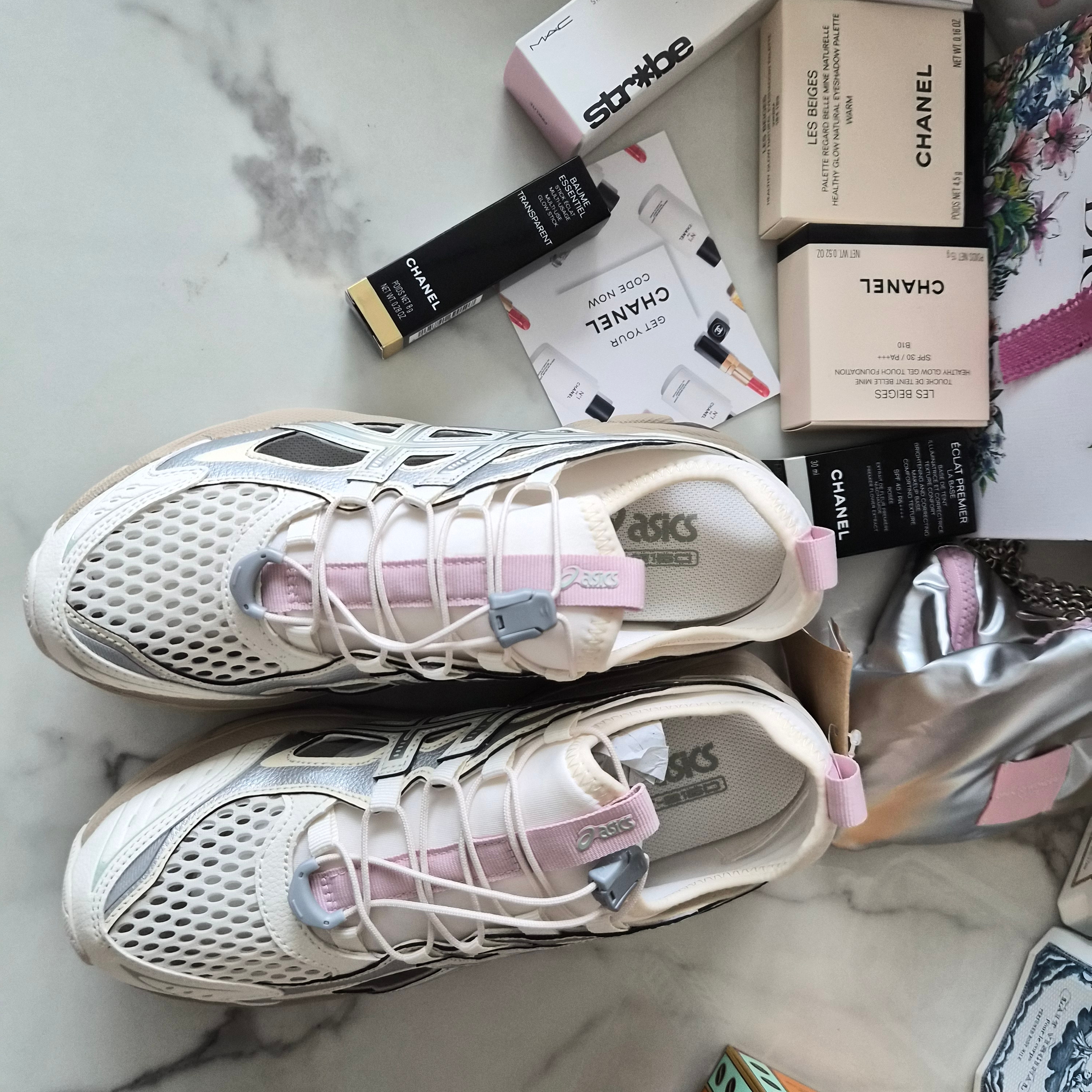 Asics GT-2160 Breeze Cream Pure Silver 착용 스타일 - 2