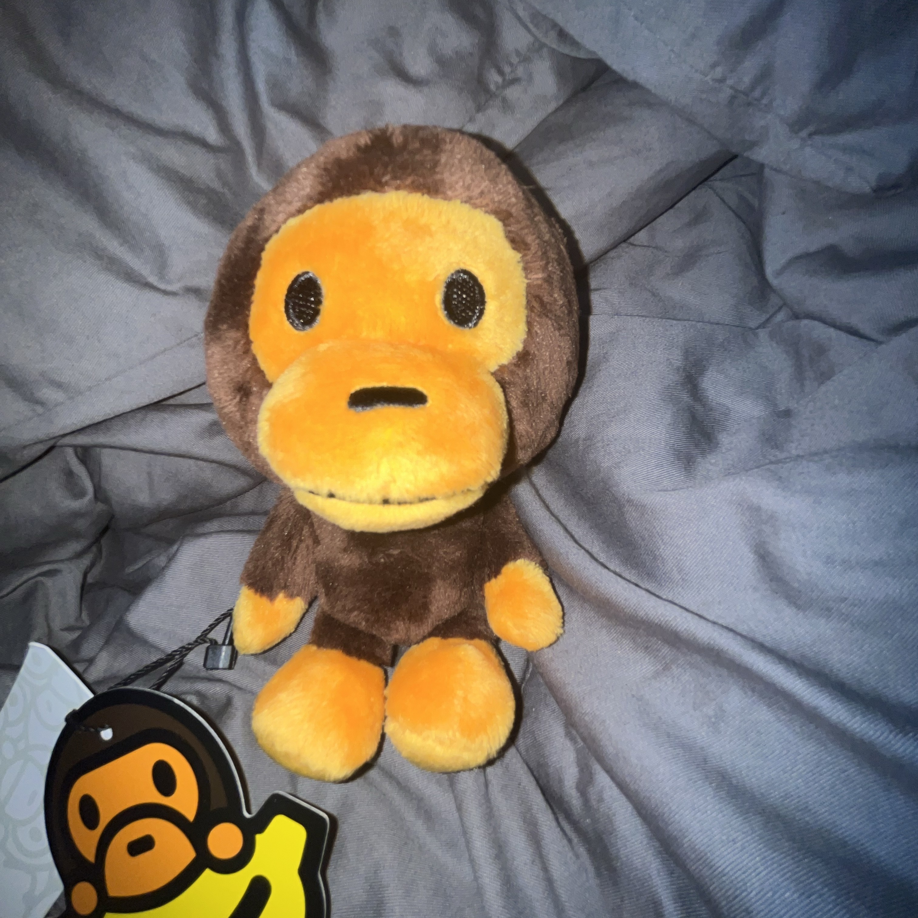 BAPE Baby Milo Plush Doll Keychain Brown 착용 스타일