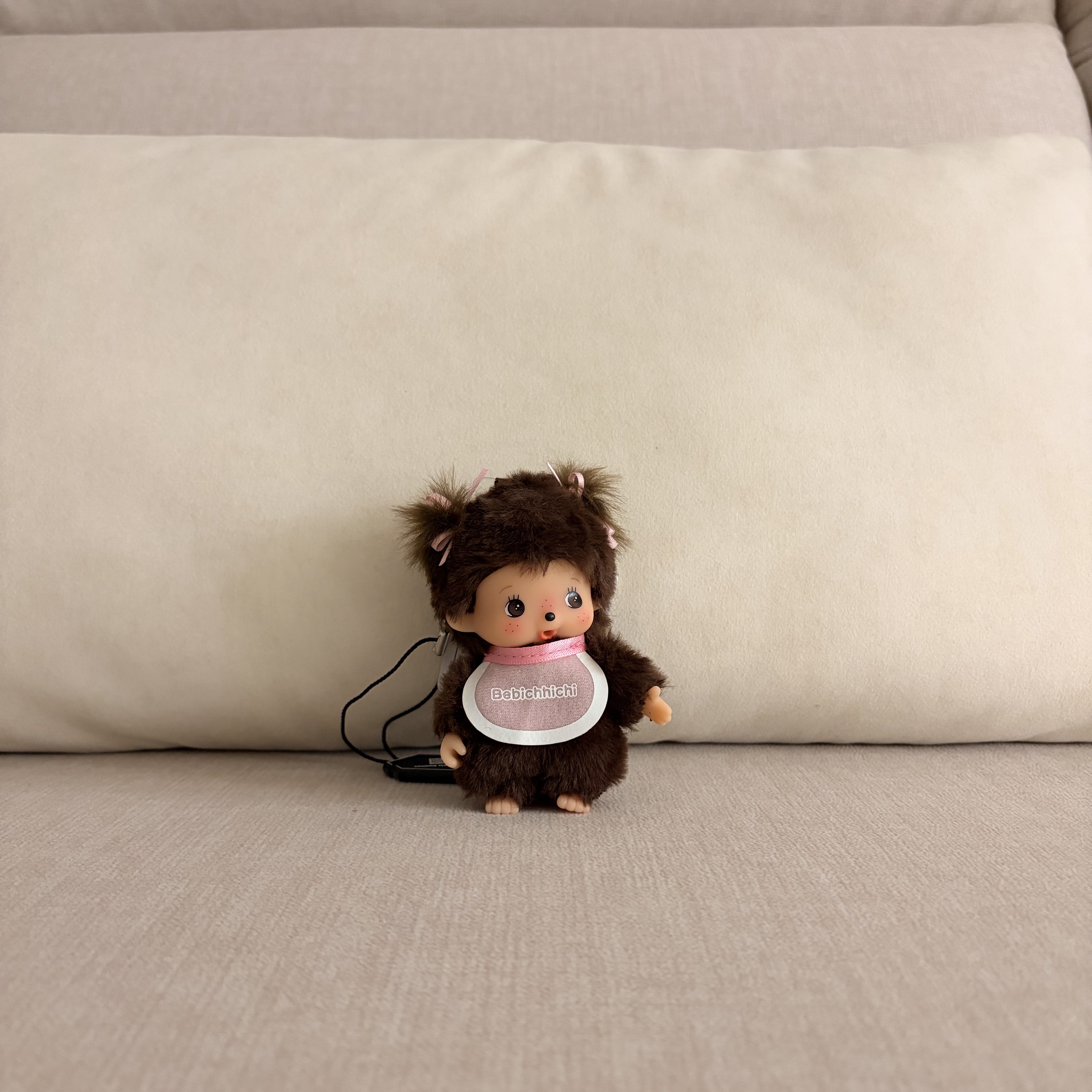 Monchhichi Bebichhichi Bighead Girl Key Chain Brown 착용 스타일
