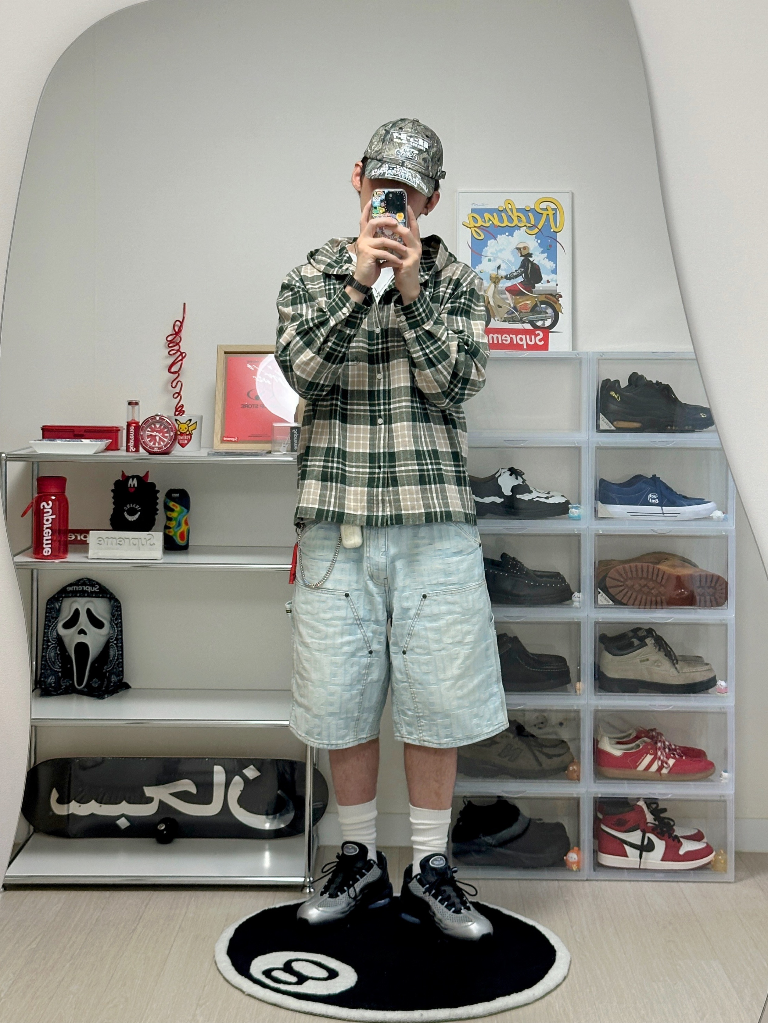 Supreme Repeat Jacquard Double Knee Denim Short Light Washed Indigo - 26SS 착용 스타일