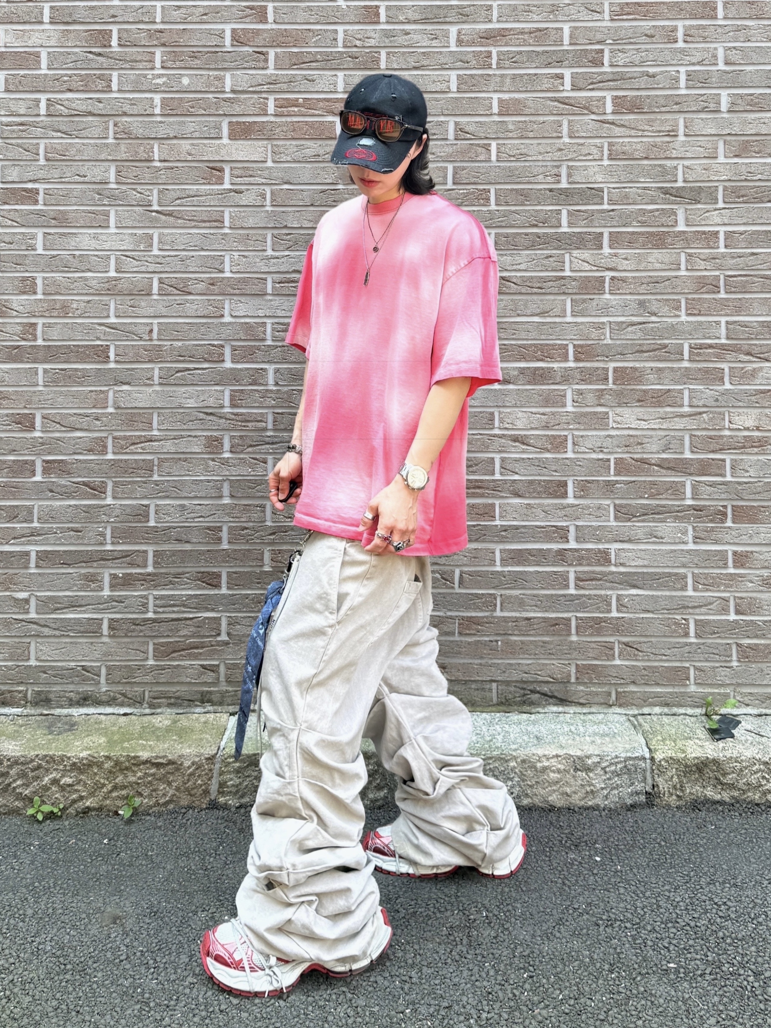 Nonnod Back Detail T-Shirt Deep Pink, Balenciaga 3XL Sneakers White Red 착용 스타일 - 1