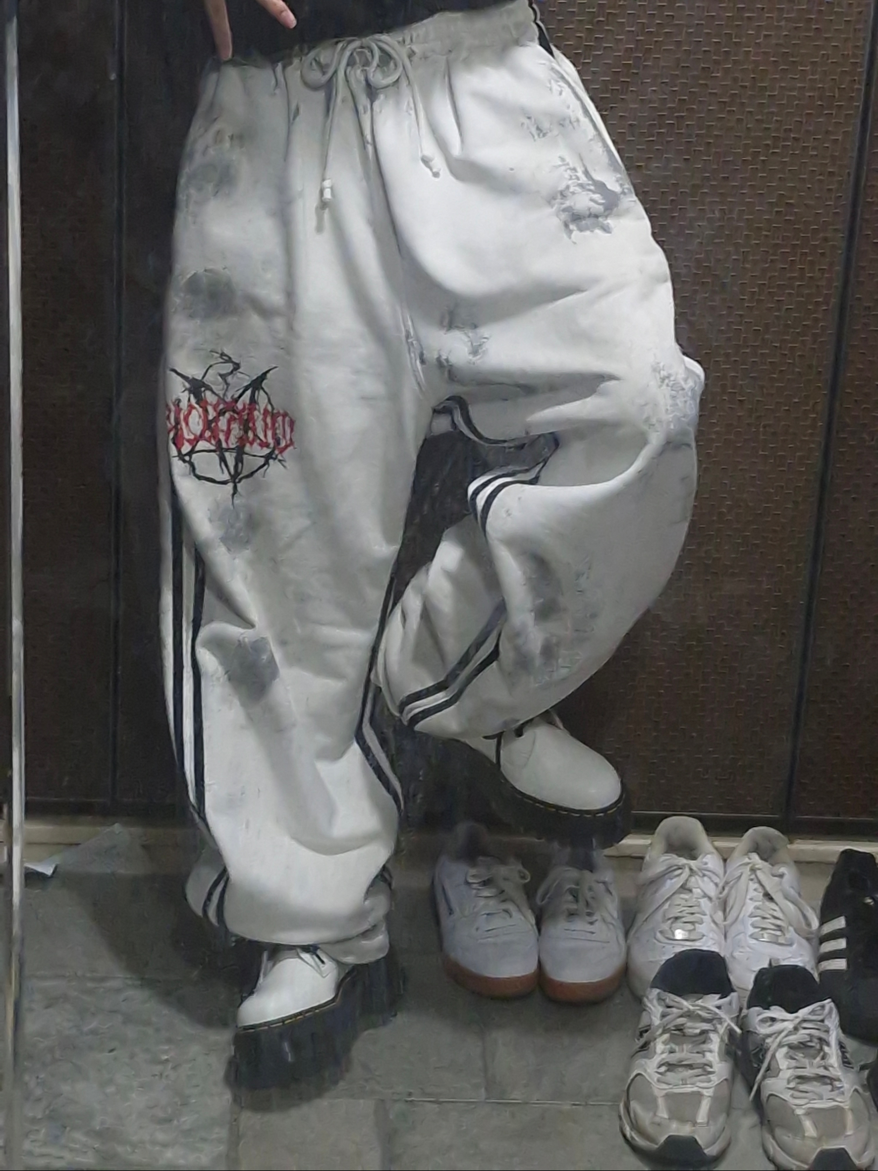 Dr. Martens Jadon Boots White 착용 스타일