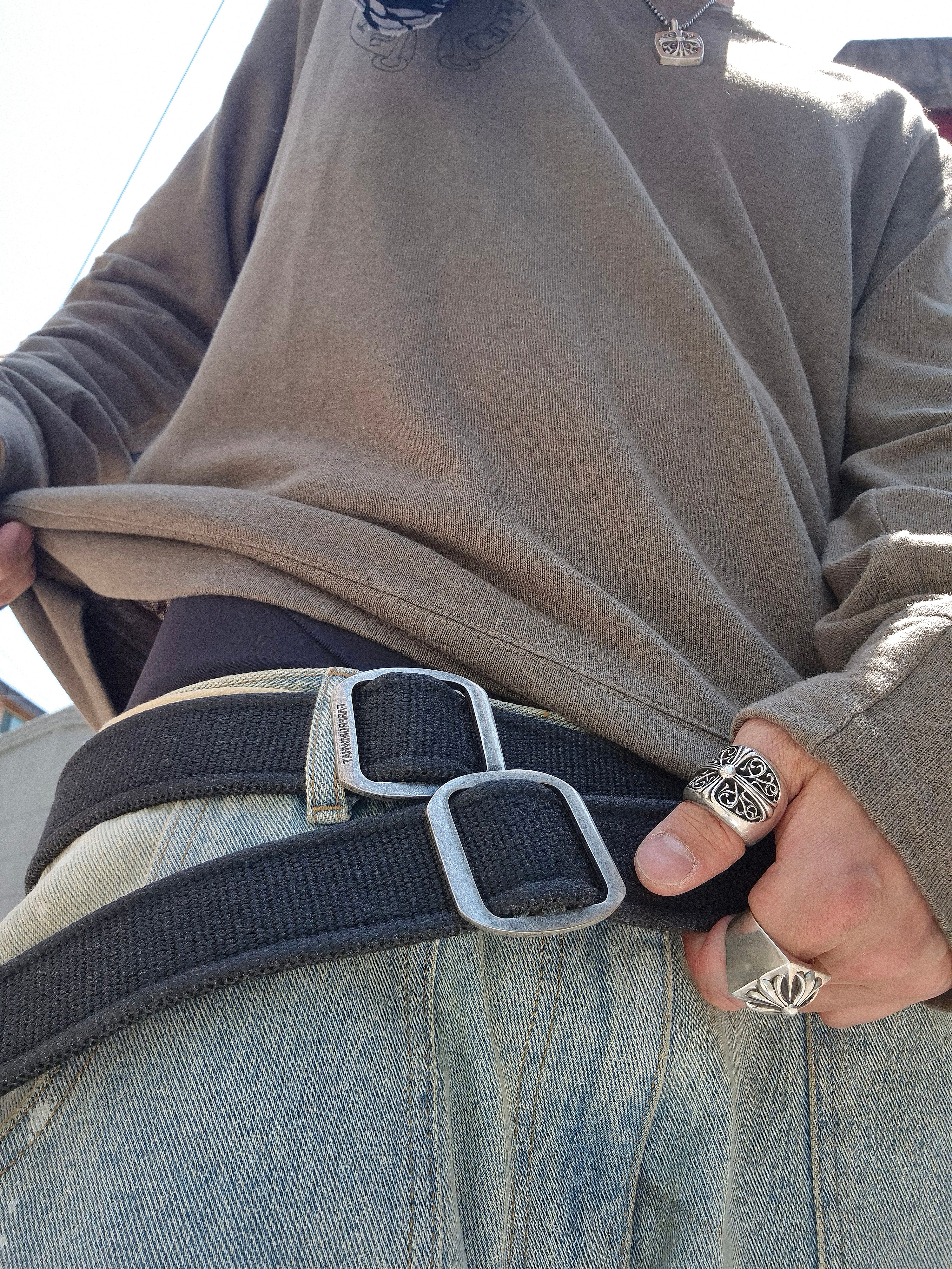 Farfromwhat Coated Double Buckle Woven Belt, Chrome Hearts CH Hollywood Trucker Hat Camo Black 착용 스타일 - 3