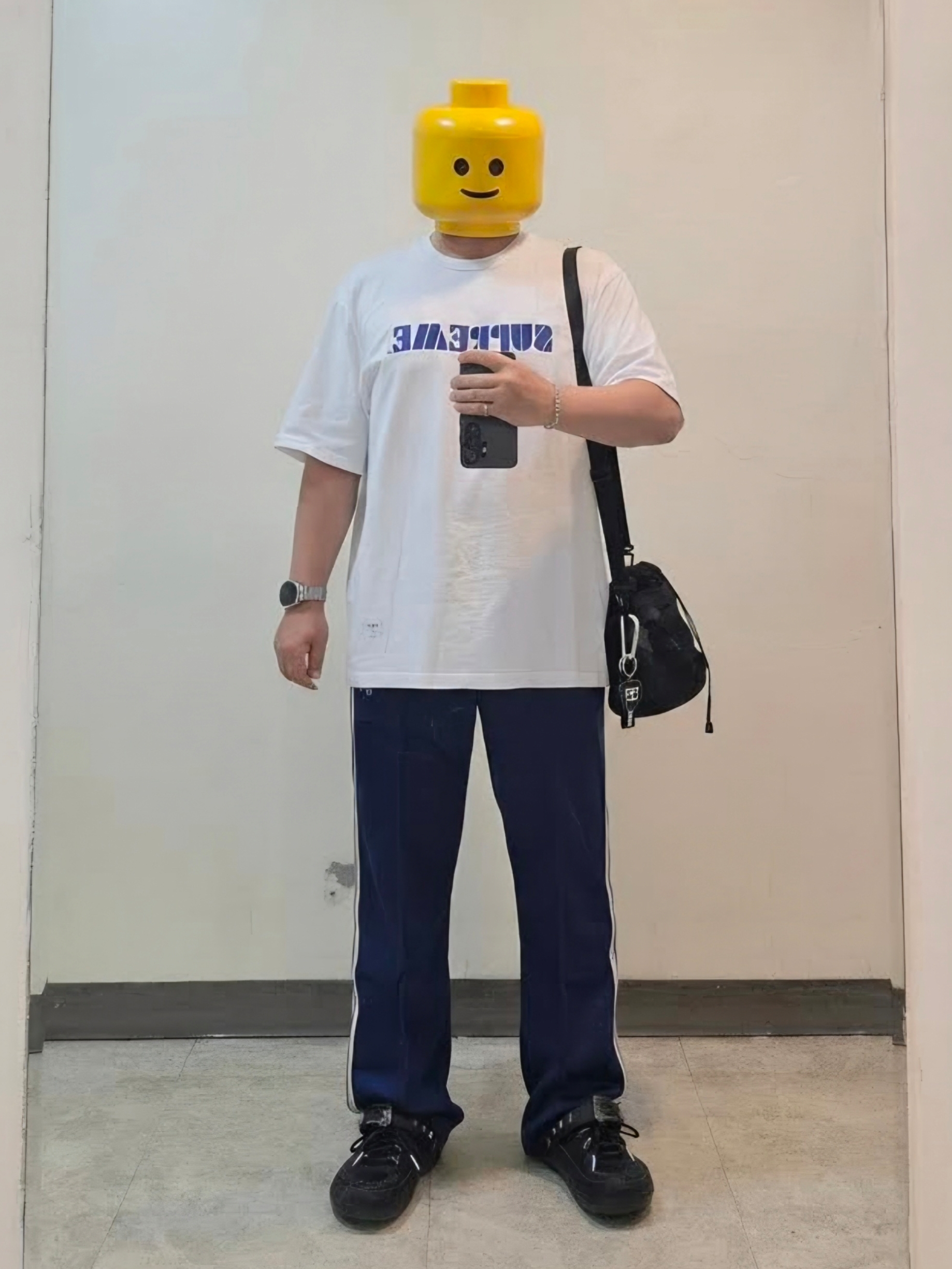 Crocs x Andersson Bell Classic Clog Black, Needles x Beaver Track Pants Poly Smooth Royal 착용 스타일