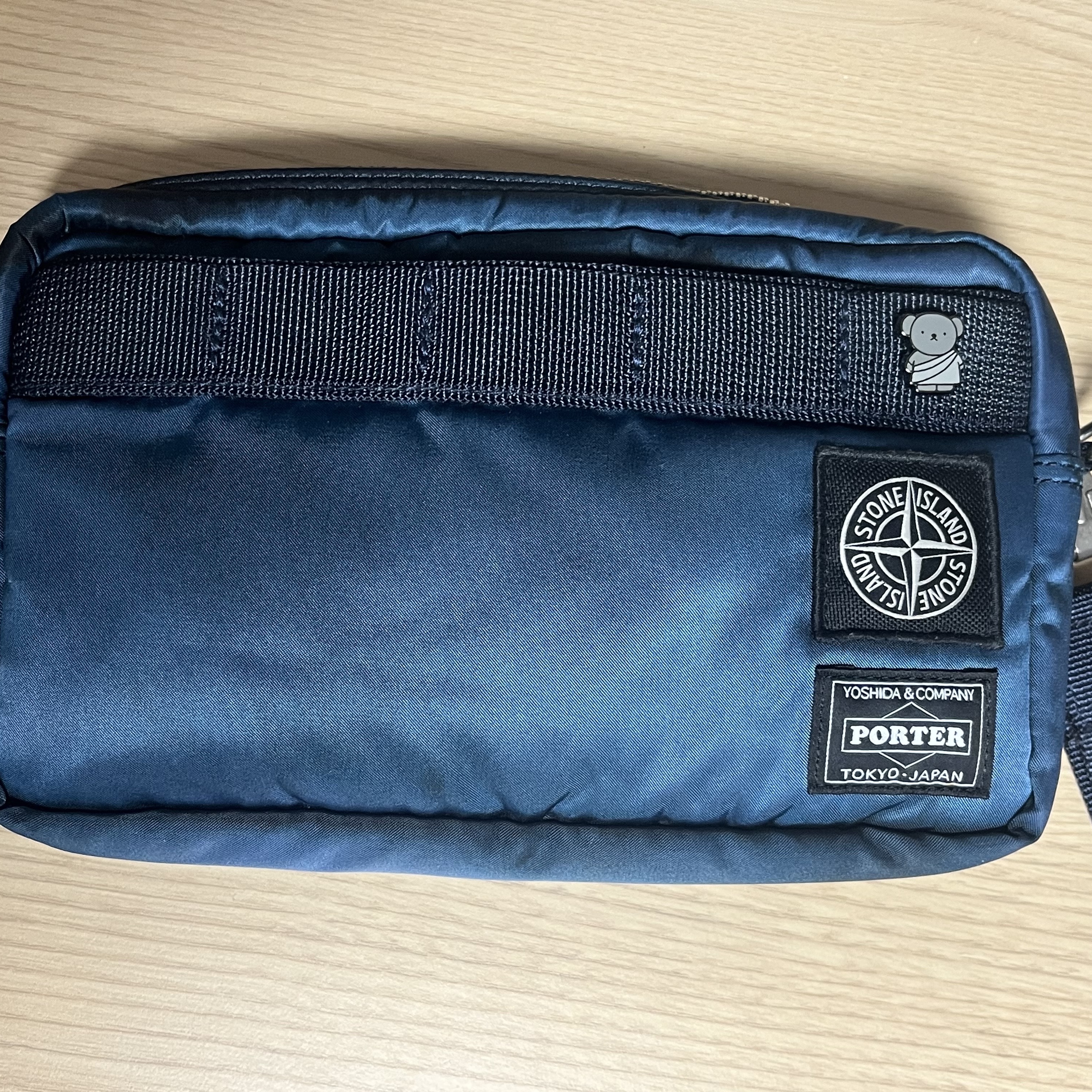 Porter x Stone Island Pouch Blue 착용 스타일