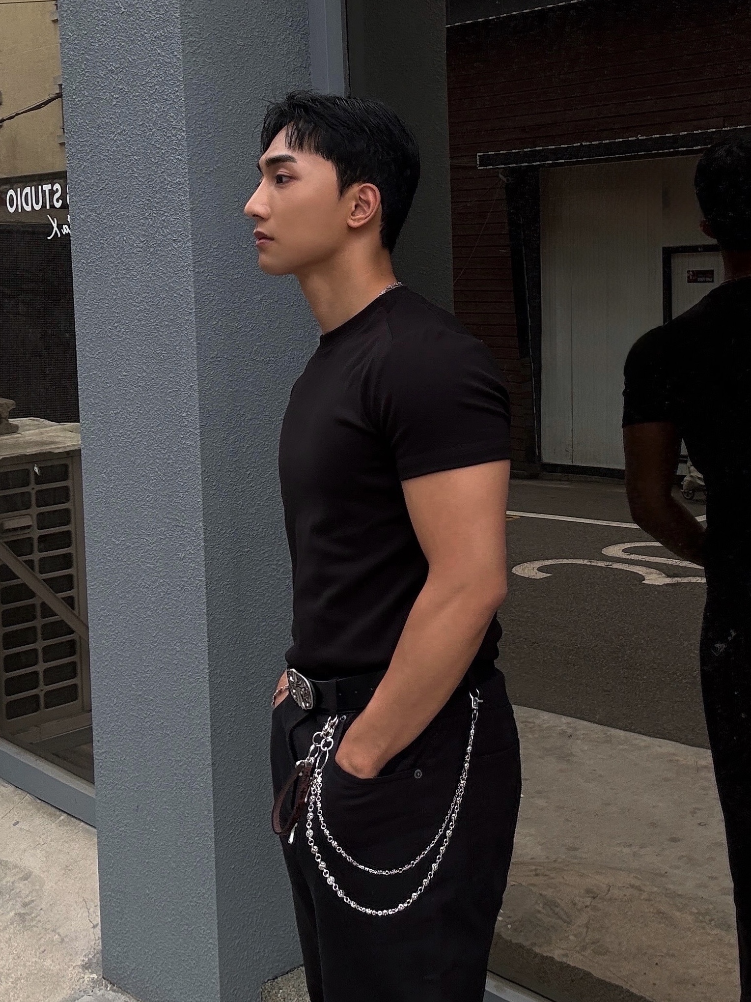 PHOS333 M Panel Silket T-Shirt Black 착용 스타일 - 2
