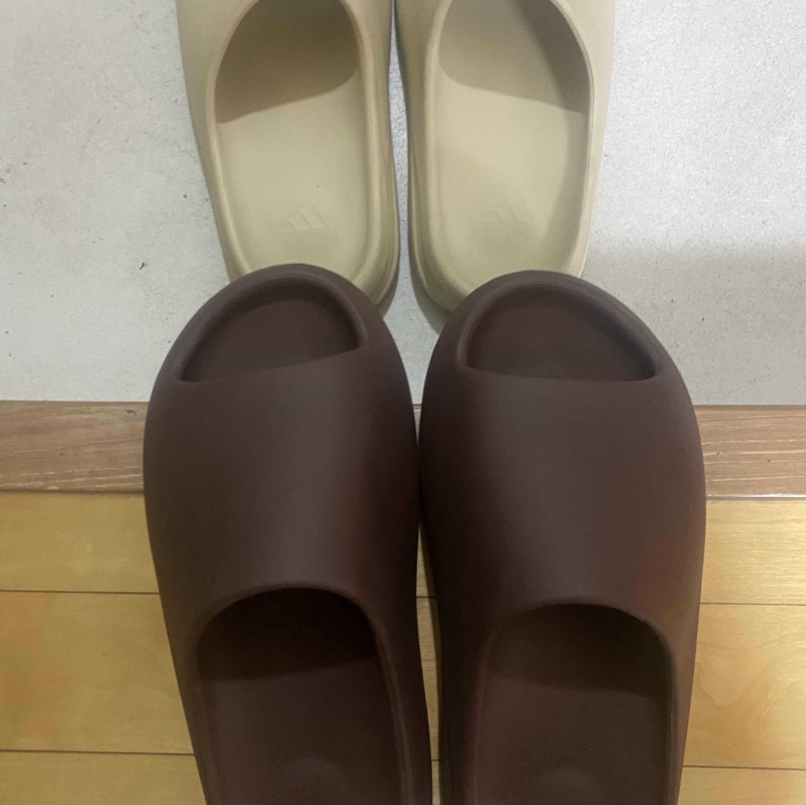 Adidas Yeezy Slide Bone 2022/2023 착용 스타일