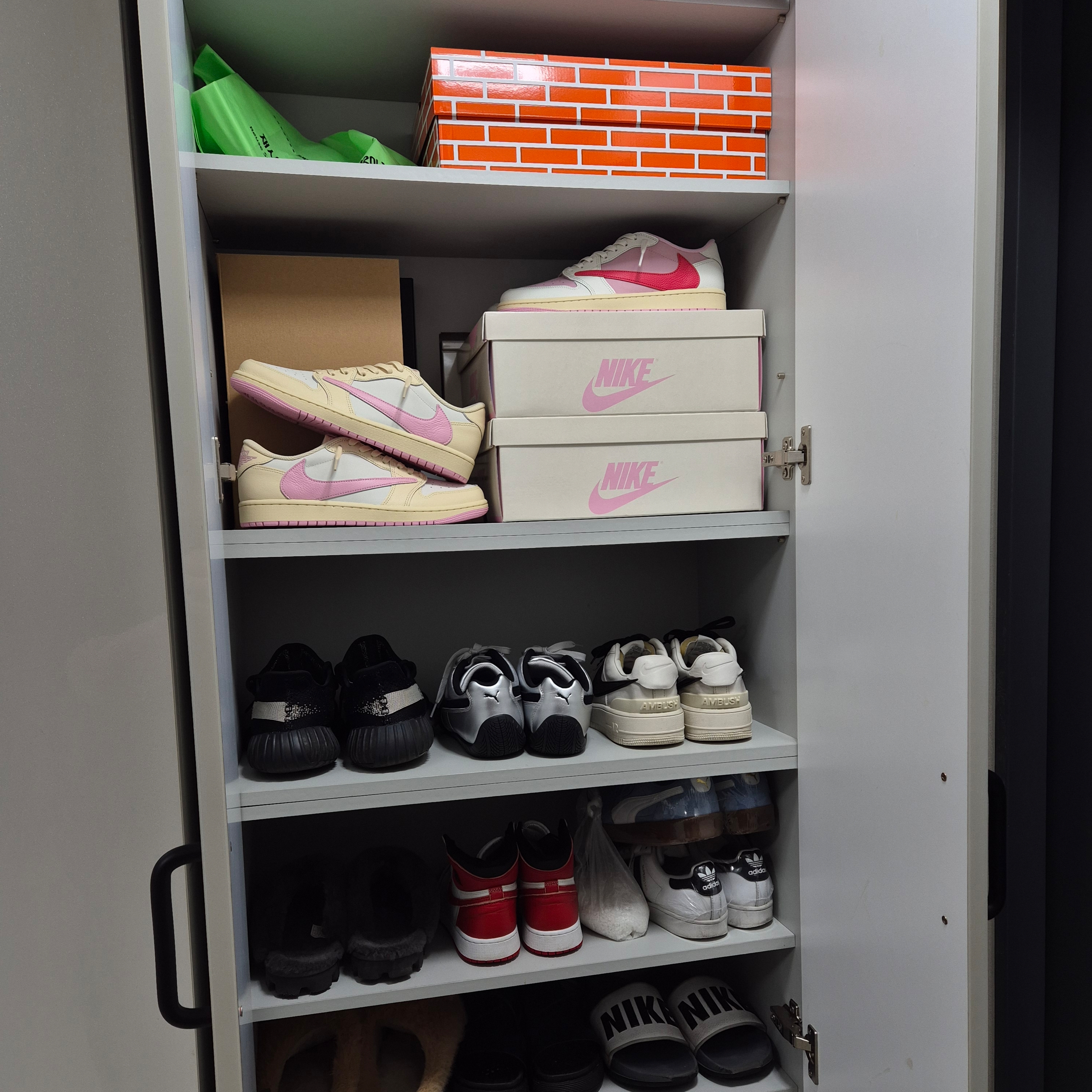 Jordan 1 x Travis Scott Retro Low OG SP Sail Tropical Pink, Jordan 1 x Travis Scott Retro Low OG SP Muslin Shy Pink 착용 스타일