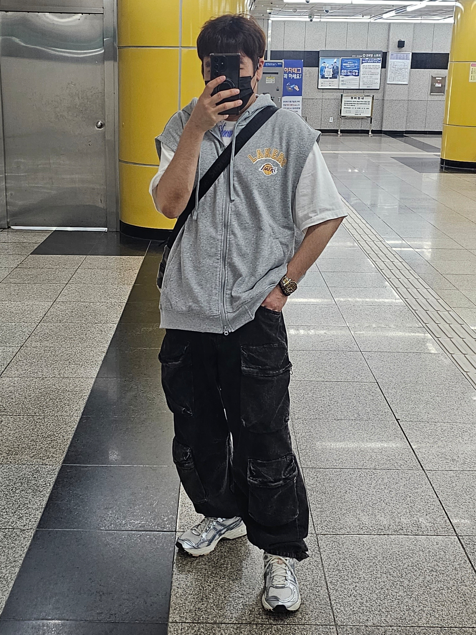 Asics Gel-Kayano 14 Cream Ironclad, Supreme Utility Bag Snow Camo - 25SS 착용 스타일 - 2