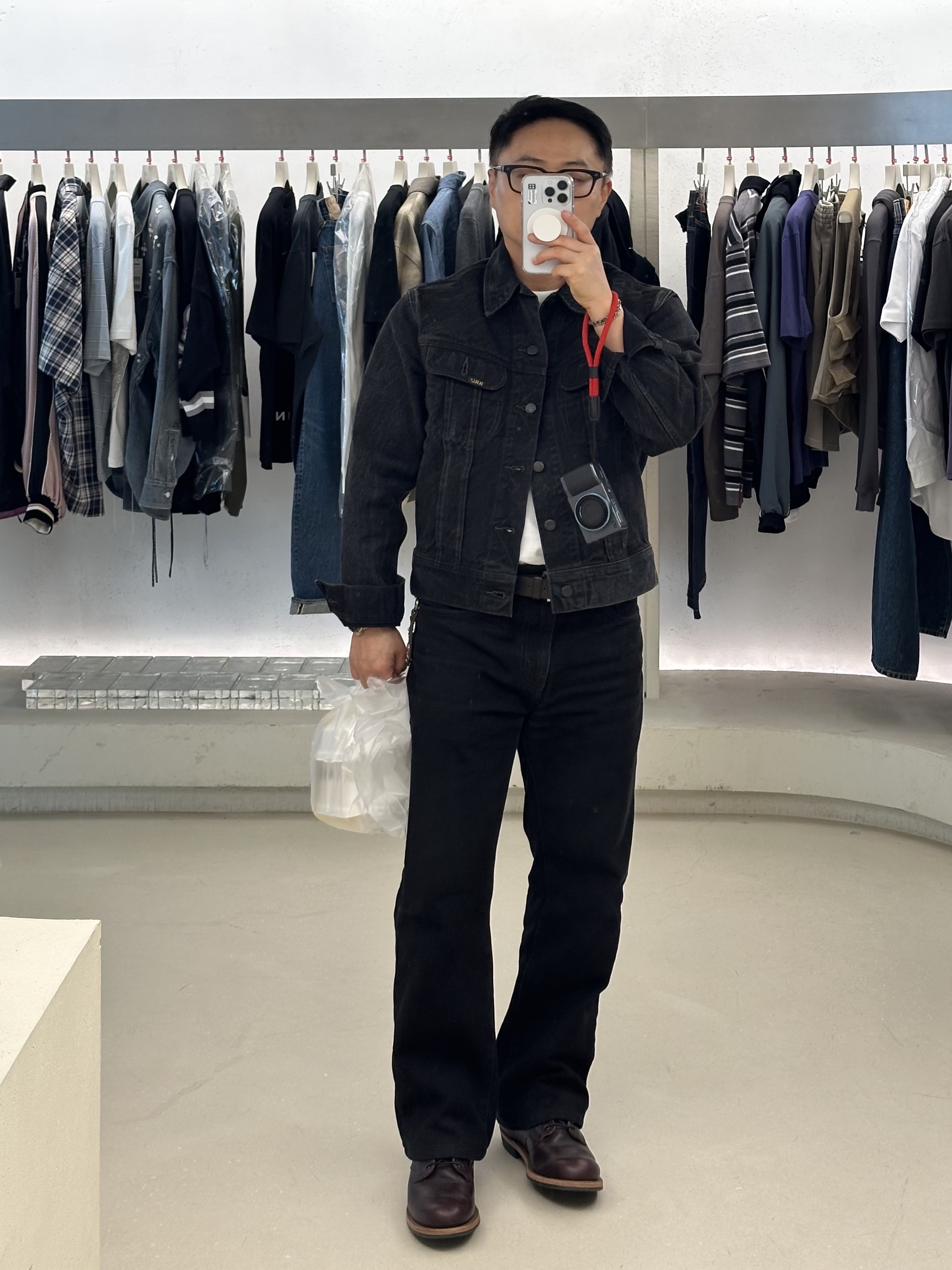 Double RL Denim Trucker Jacket Black 착용 스타일