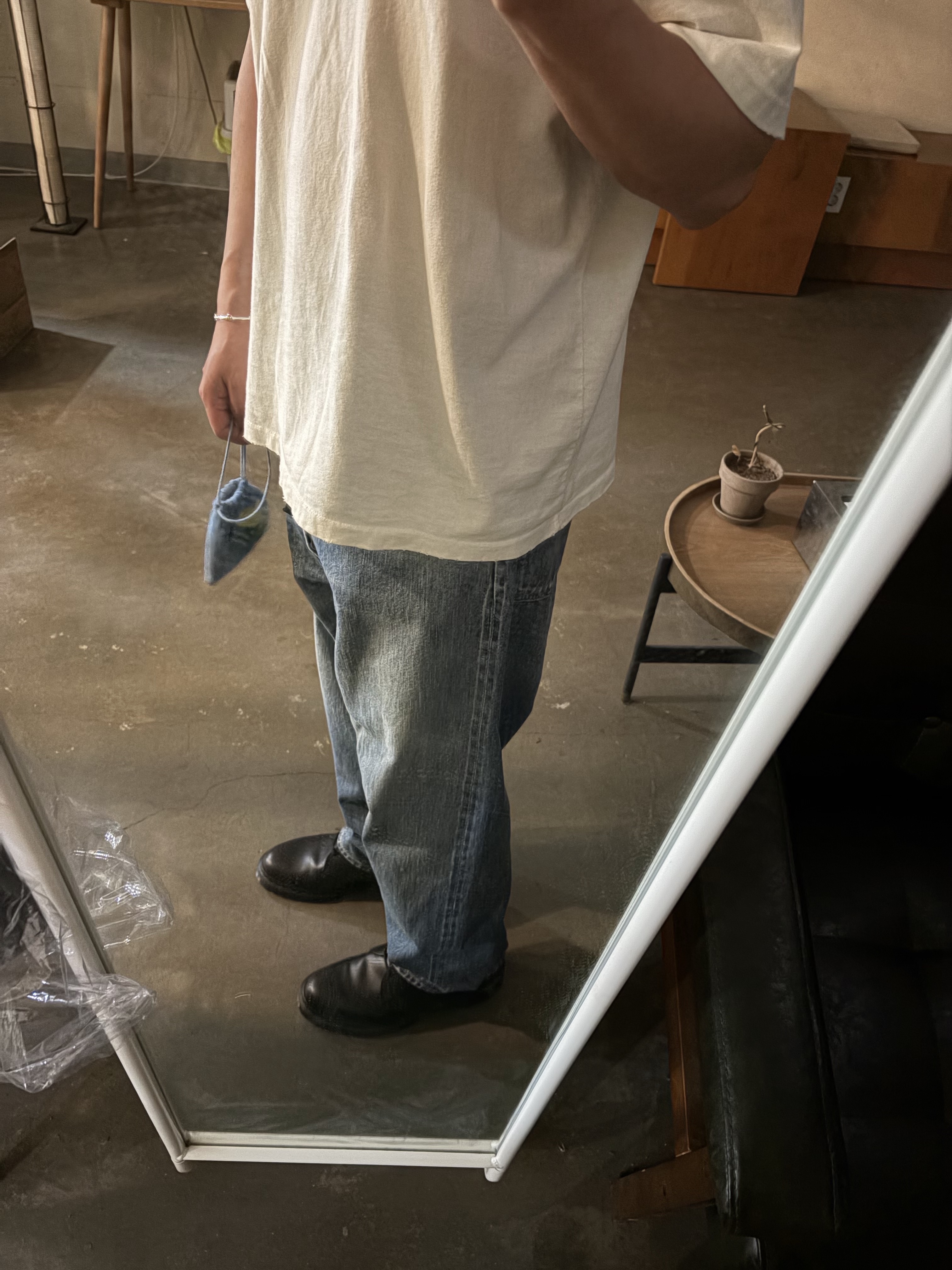 Guidi 992 Horse Full Grain Leather Derby Black, A.Presse No.22 Washed Wide Denim Pants Indigo - 26SS 착용 스타일 - 5