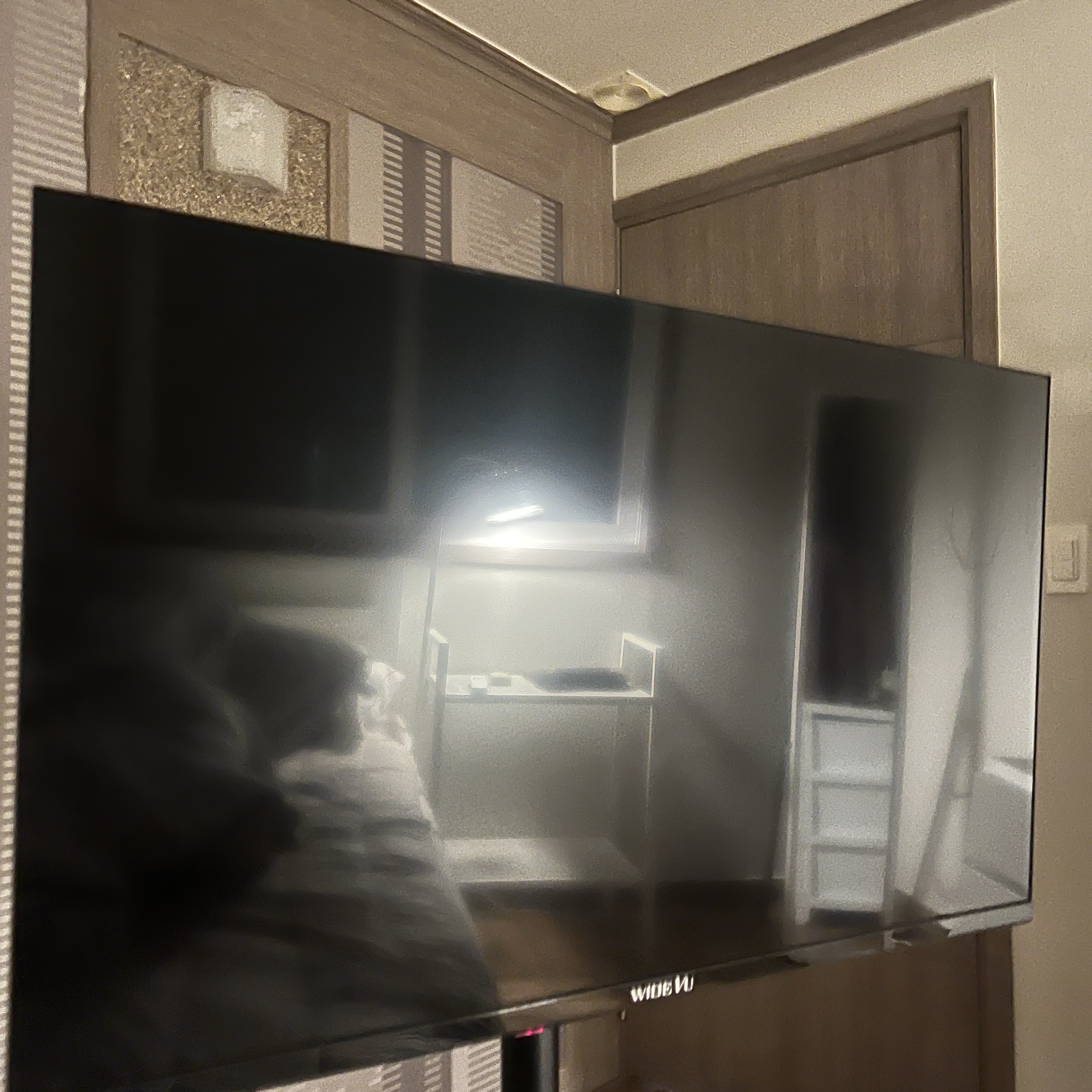 [15% 쿠폰] WIDEVU WideMovingVu Black Edition V3 Set QLED 81 cm (32 in) FHD Smart Mobile TV 착용 스타일