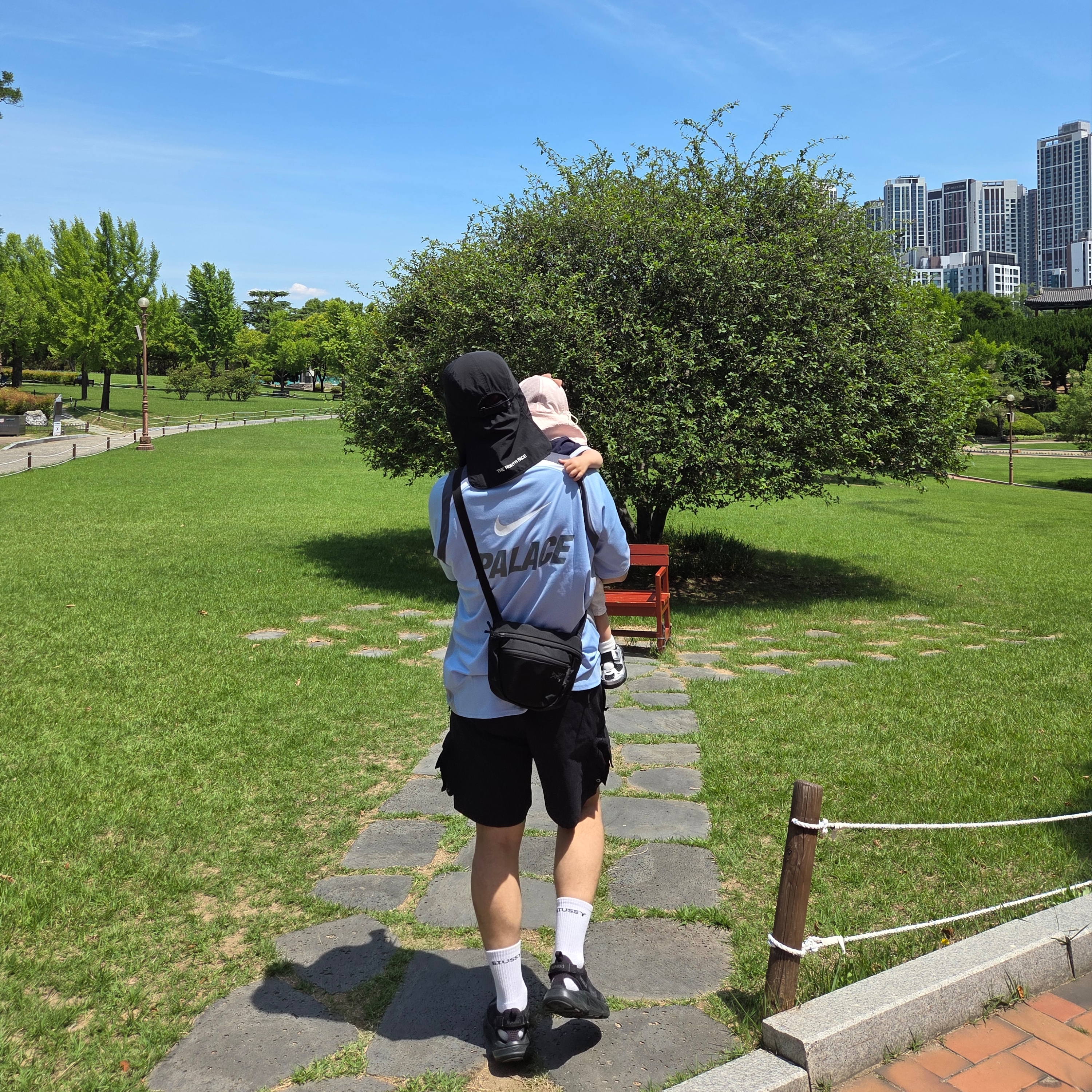 Palace x Nike Jersey Sky Blue - 26SS, Nike ACG Cargo Shorts Black - US/EU 착용 스타일
