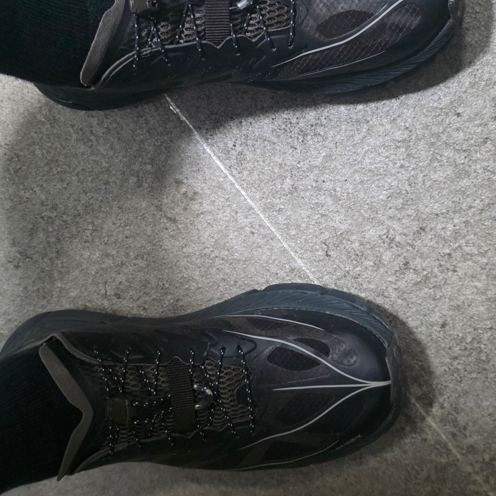 Hoka x Satisfy Mafate Speed 4 Lite Coffee 착용 스타일