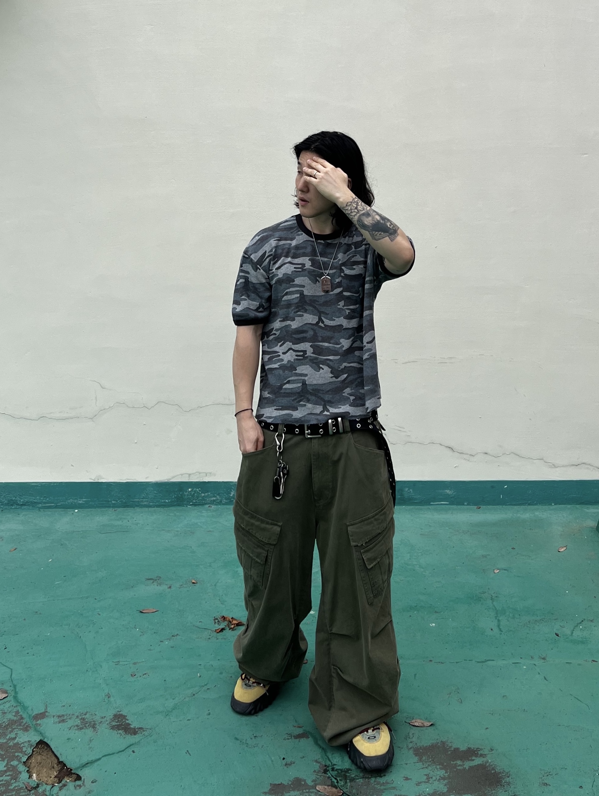 Kamien x MJD Double Hole Belt Black Shearling Calfskin, Oakley Factory Team Suede Flesh Edge Boots Yellow 착용 스타일 - 2
