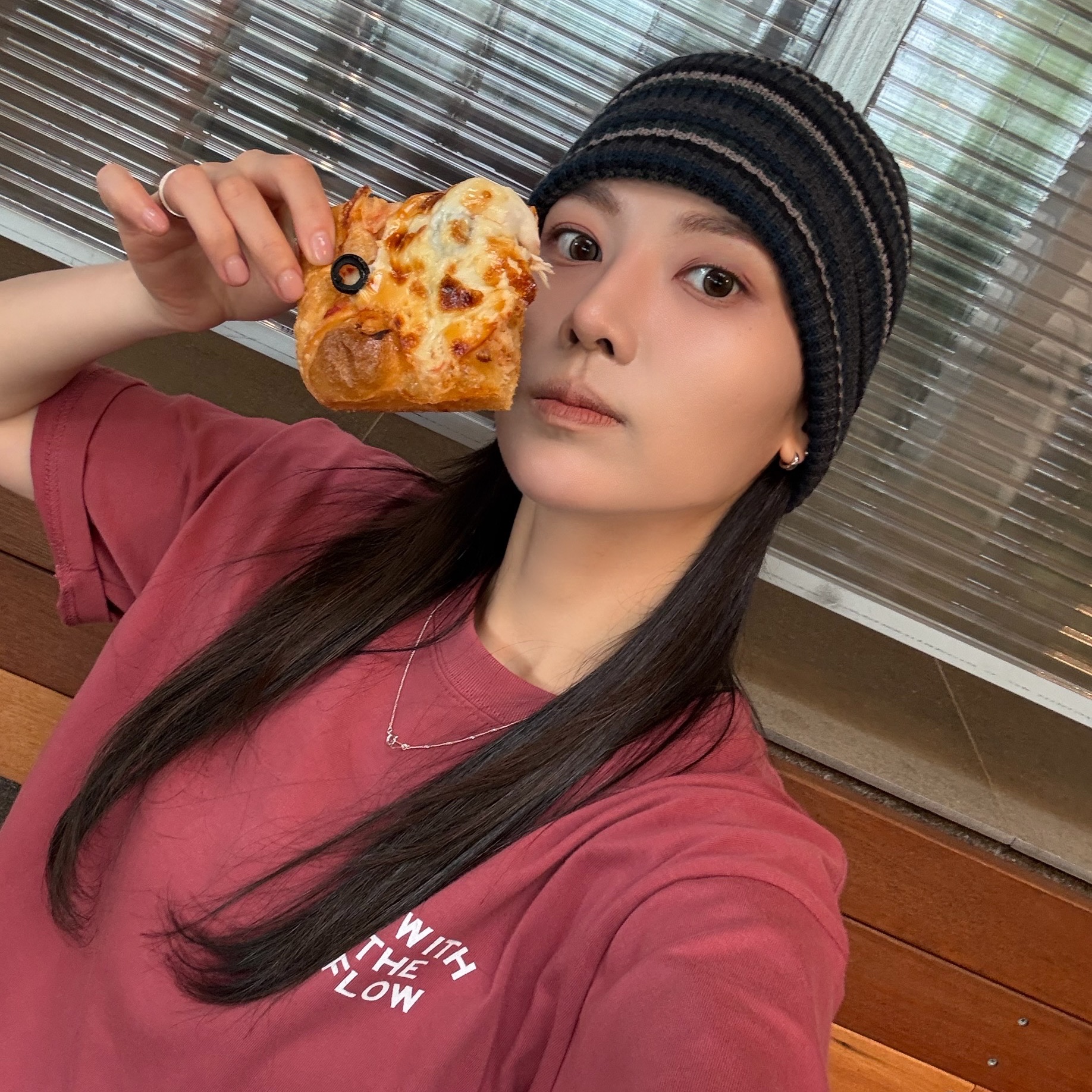 Khakis Harbor Beanie Black 착용 스타일 - 2