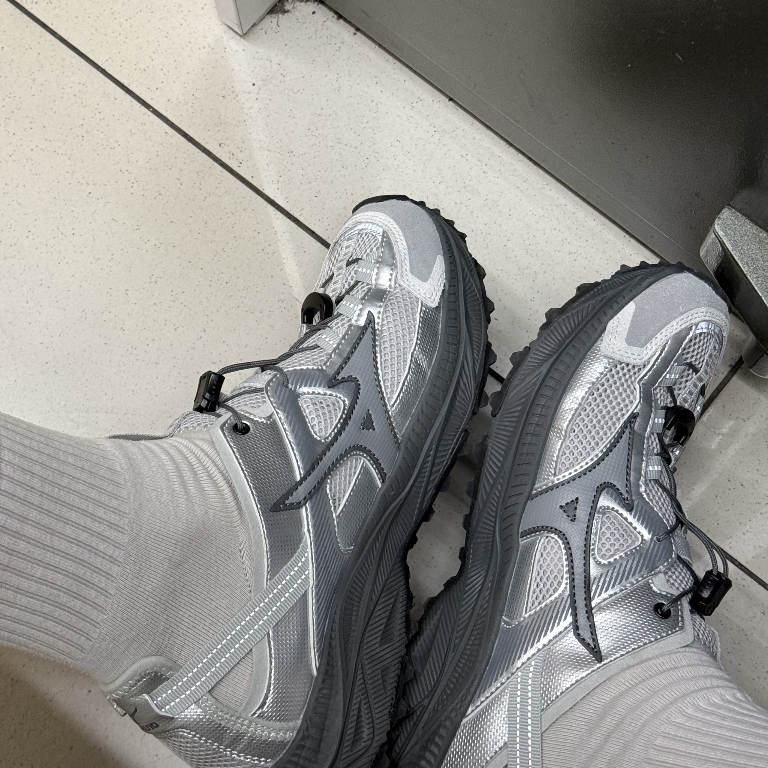 Mizuno Apex Trail Silver 착용 스타일