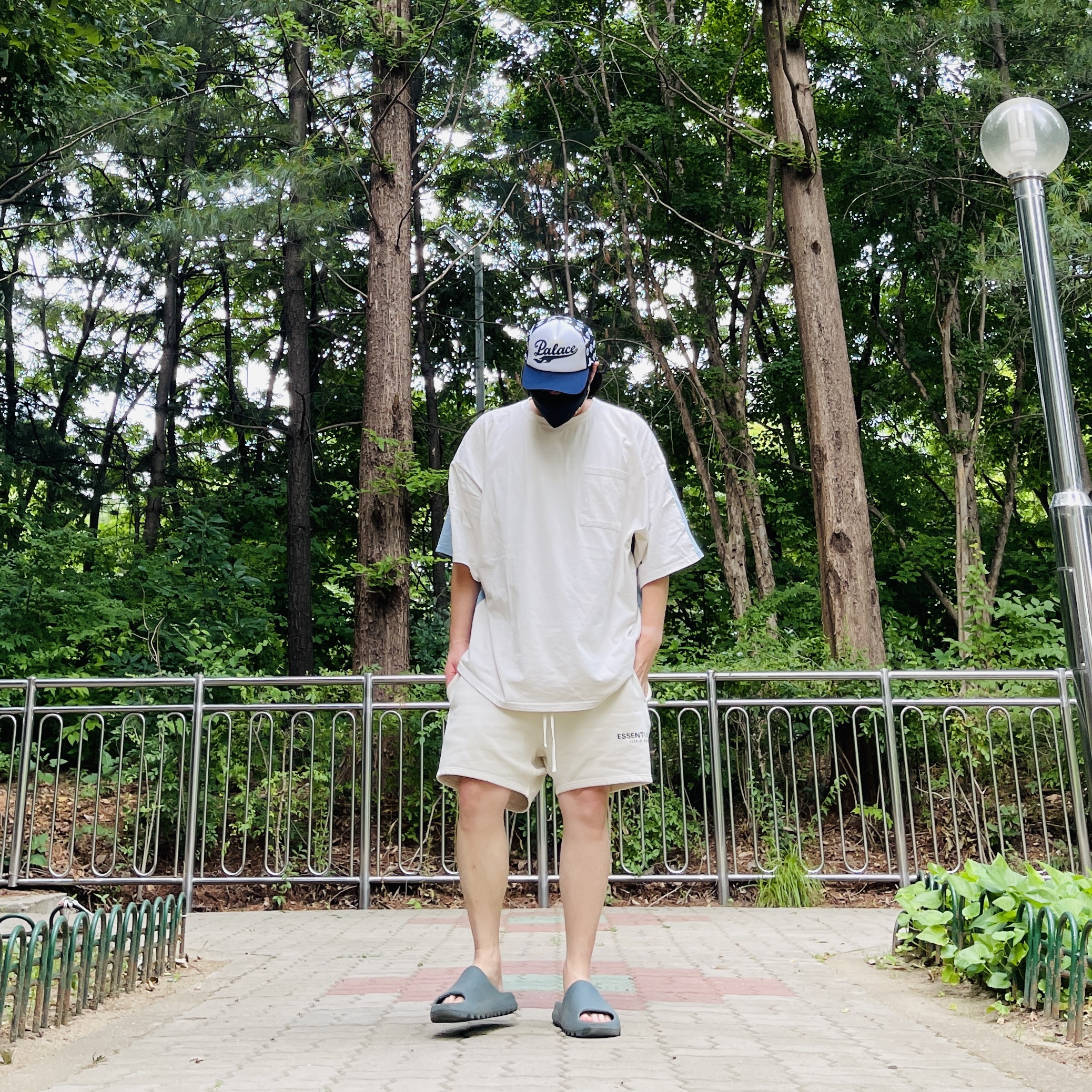 Essentials Fleece Shorts Buttercream - 20SS, Kapital Cotton Sheeting Two Tone Big Pocket Bone T-Shirt Kinari Sax 착용 스타일 - 2