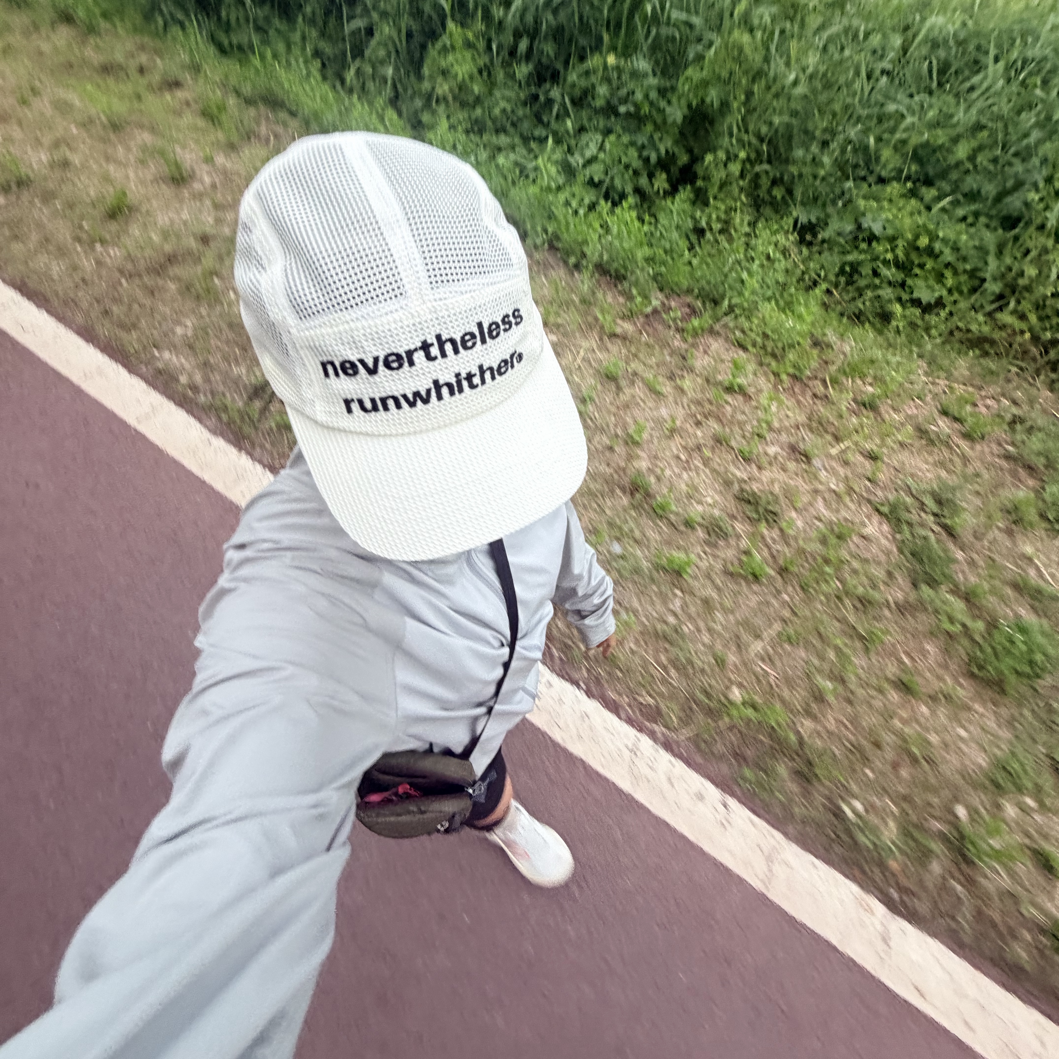 [KREAM 단독] runwhither Mesh Cap Ivory 착용 스타일