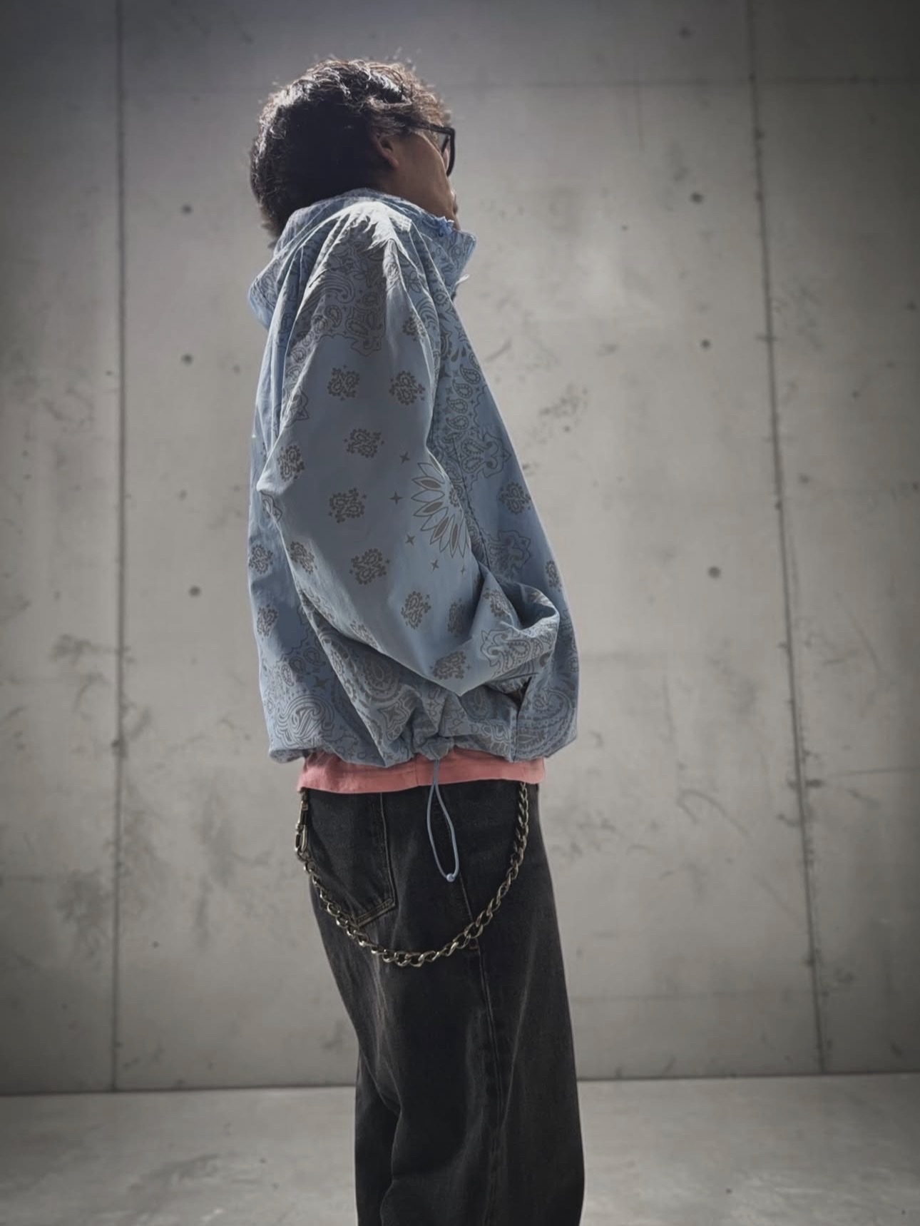 Supreme Reflective Bandana Anorak Light Blue - 26SS 착용 스타일 - 3