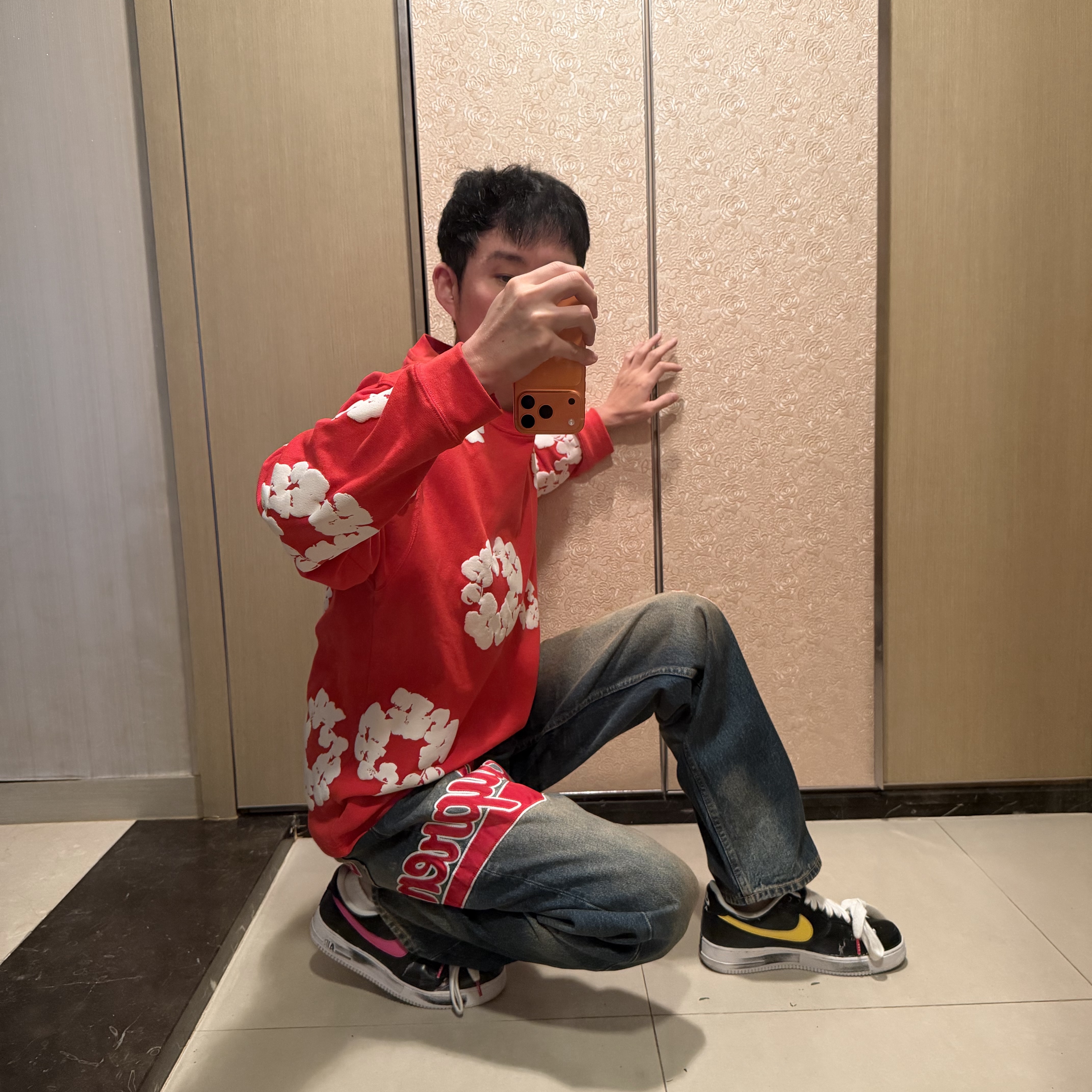 Supreme Mitchell & Ness Atlanta Braves Loose Fit Jean Washed Indigo - 26SS 착용 스타일 - 7