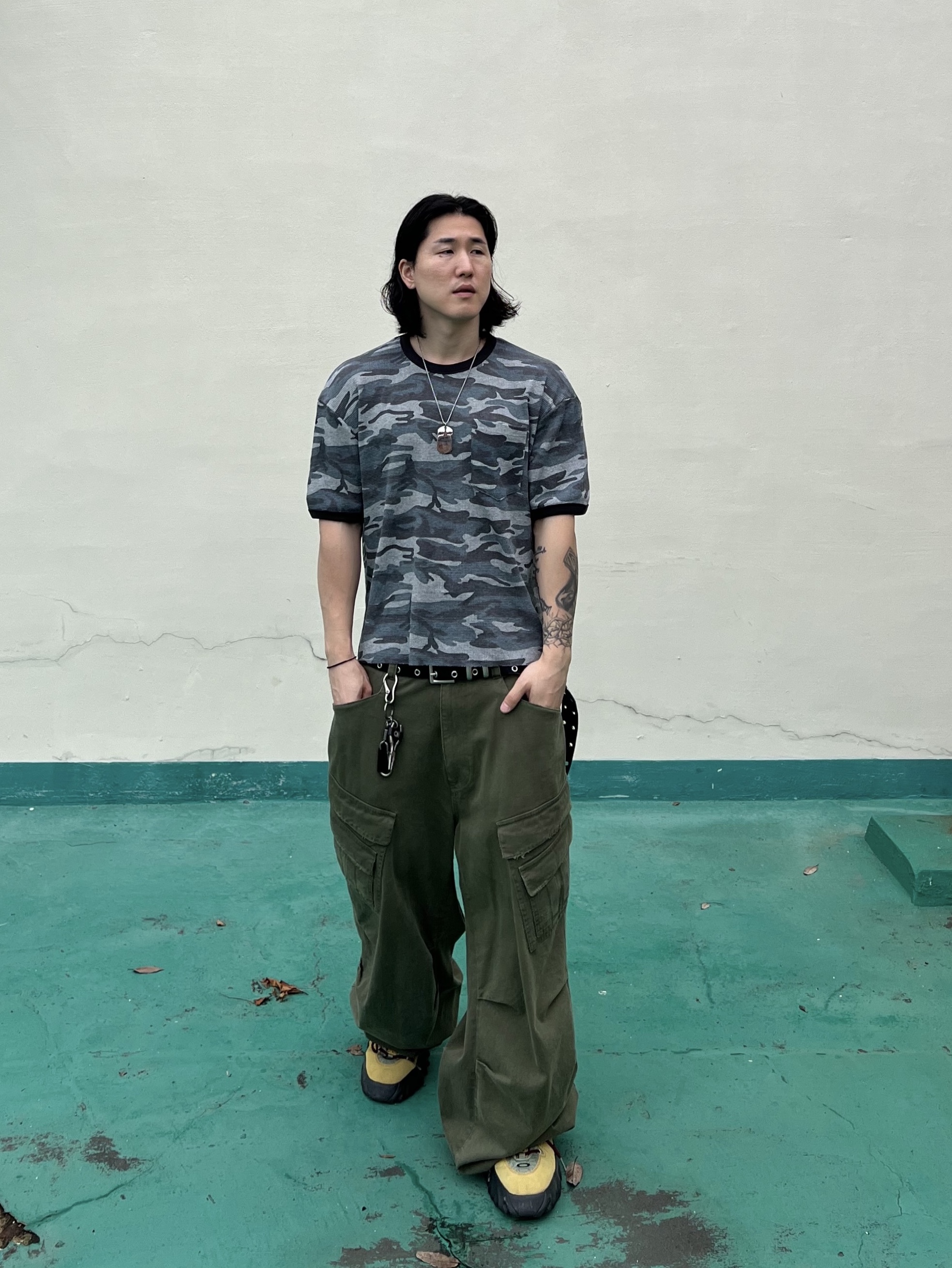 Kamien x MJD Double Hole Belt Black Shearling Calfskin, Oakley Factory Team Suede Flesh Edge Boots Yellow 착용 스타일 - 3