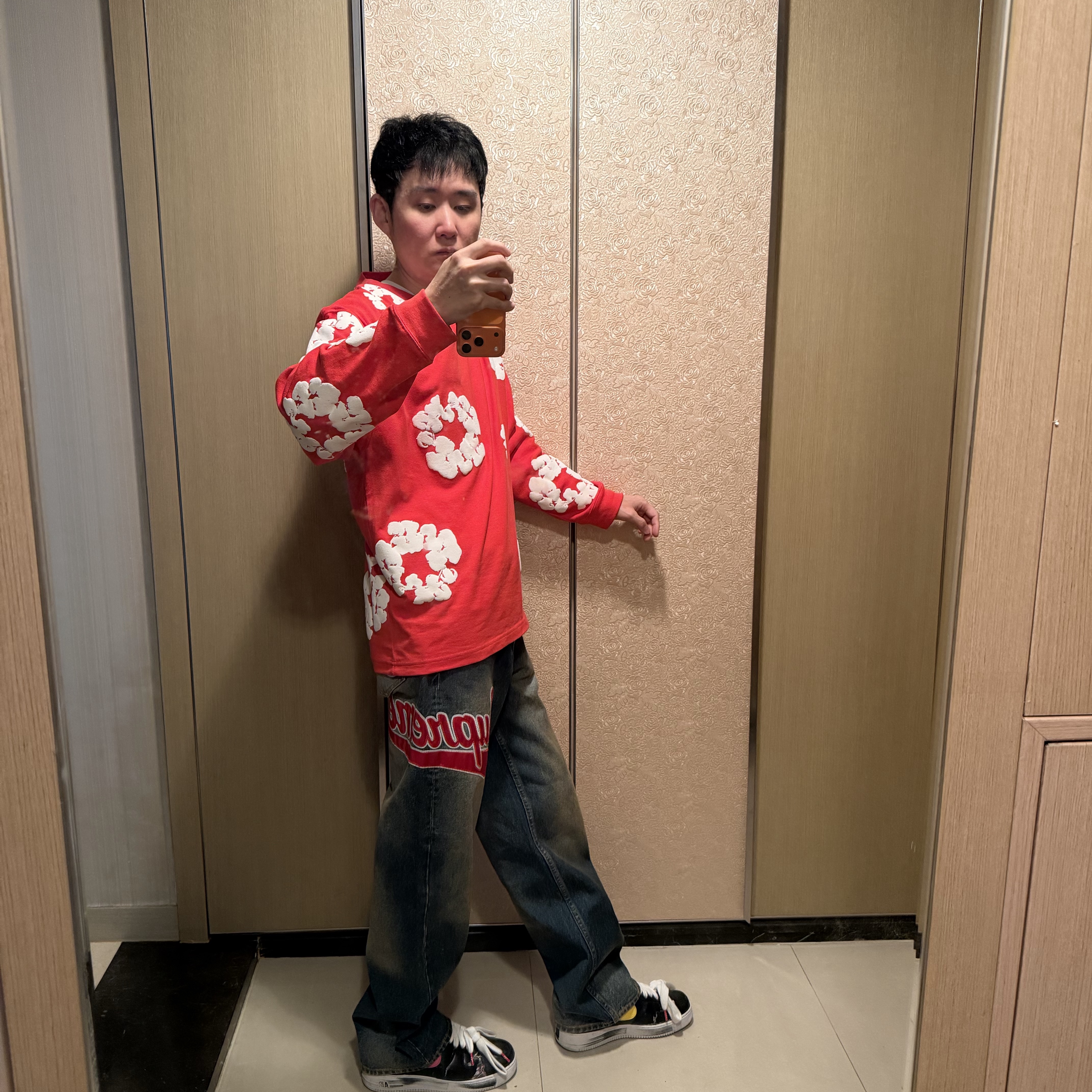 Supreme Mitchell & Ness Atlanta Braves Loose Fit Jean Washed Indigo - 26SS 착용 스타일 - 2
