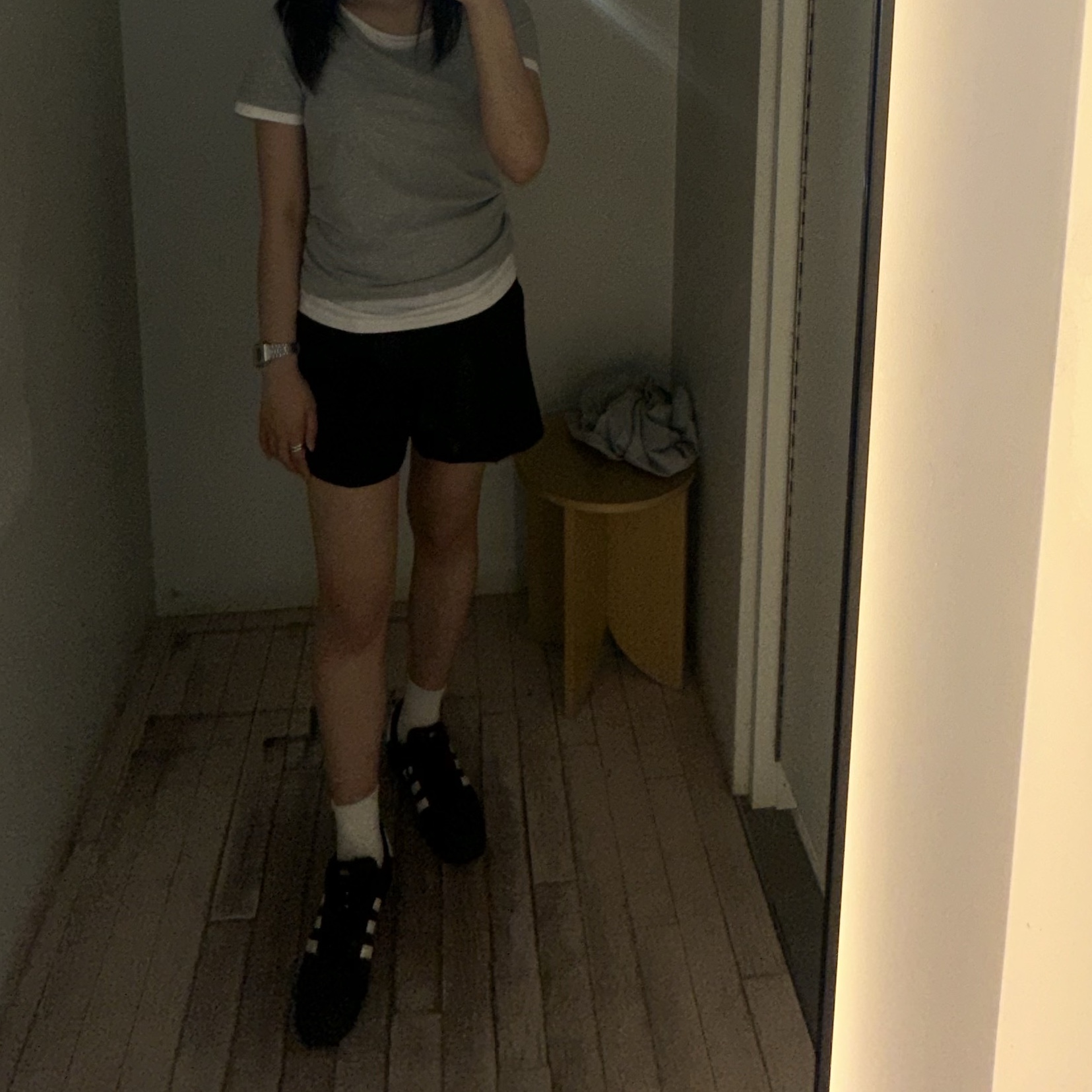 Adidas Superstar Core Black White 착용 스타일