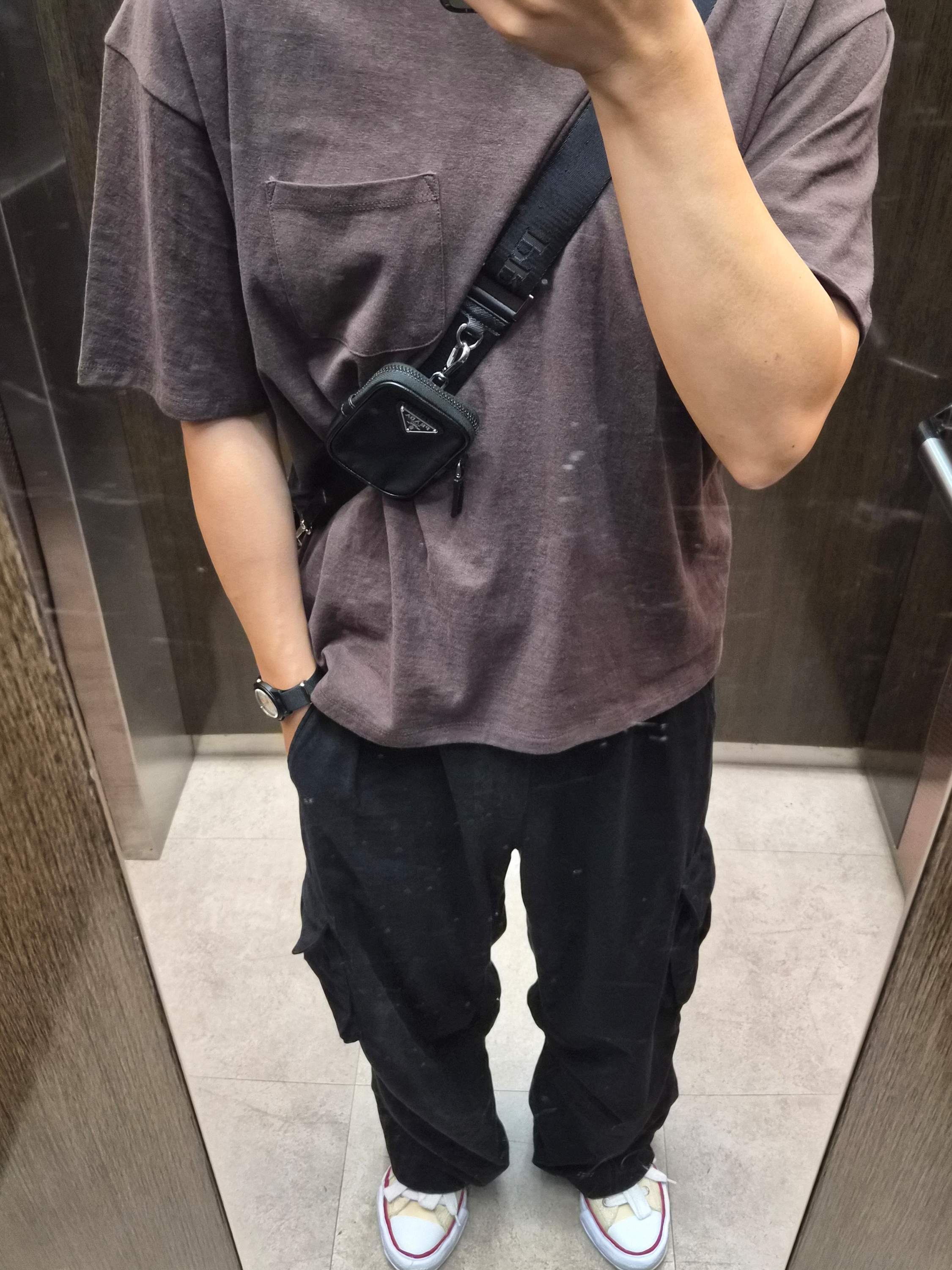 Polyteru Tenjiku Pocket T-Shirt Brown, Polyteru Belted Cargo Pants 1.2v Black 착용 스타일