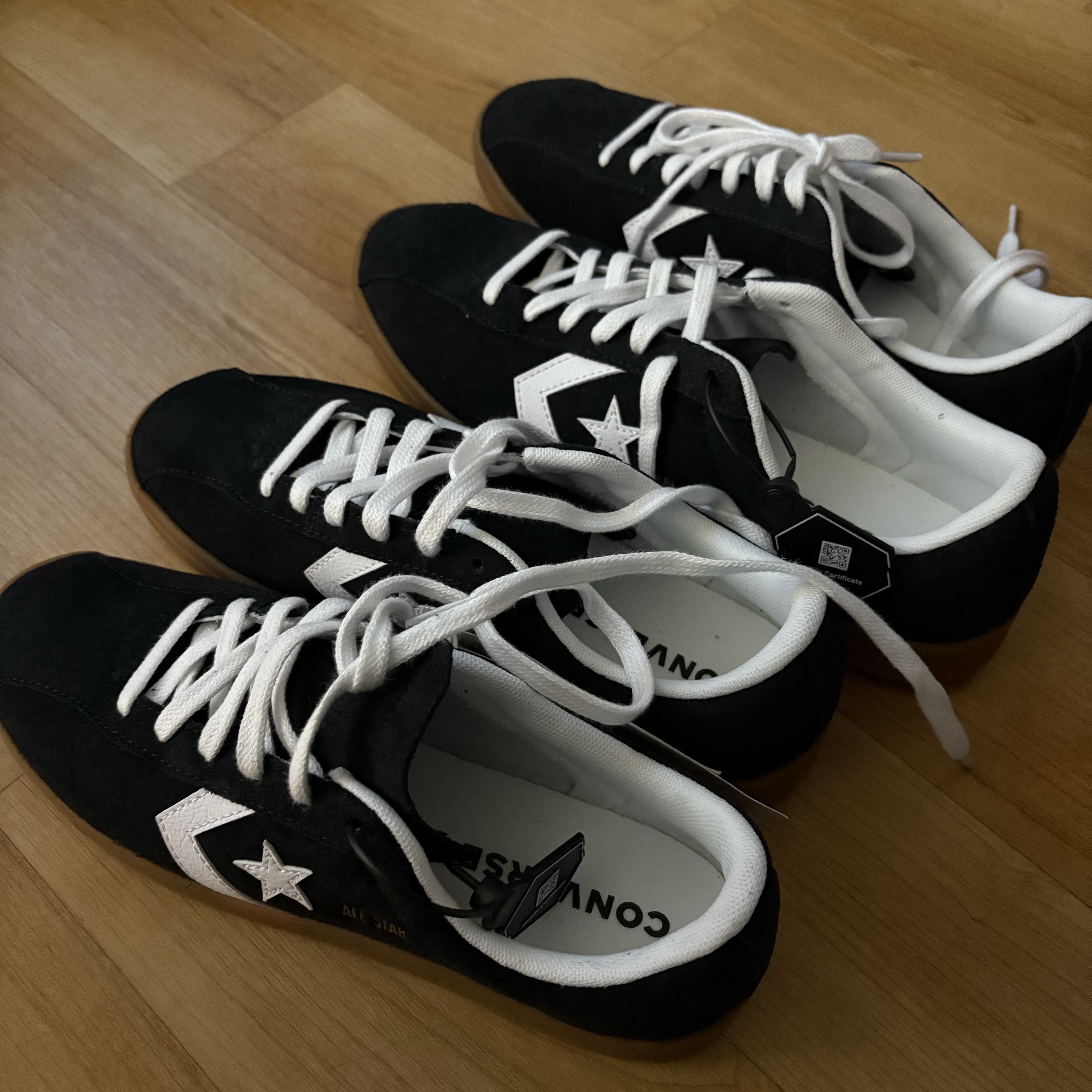 Converse All Star Classic Trainer Suede Black White 착용 스타일