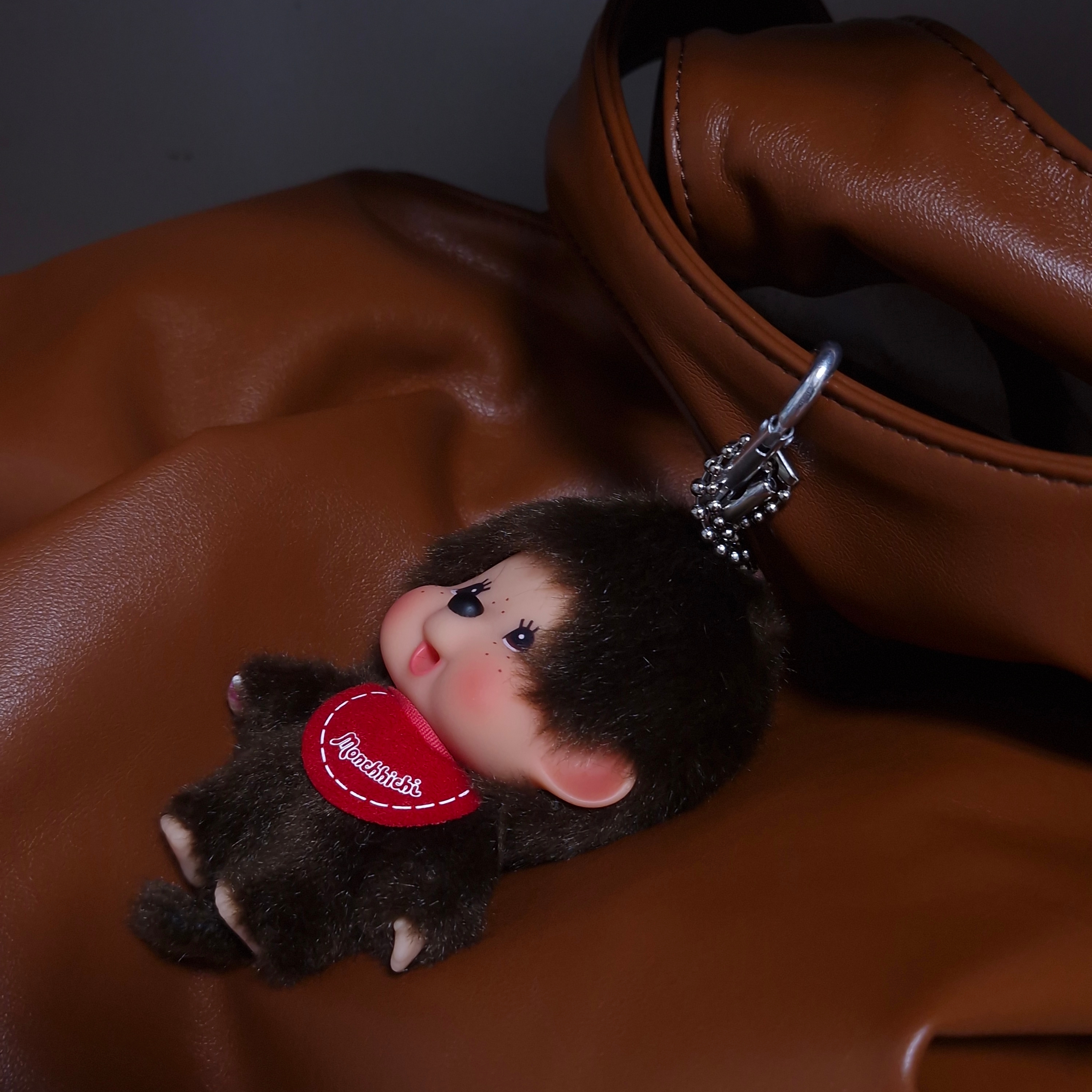 Monchhichi Bighead SS Boy Key Chain Brown 착용 스타일 - 5