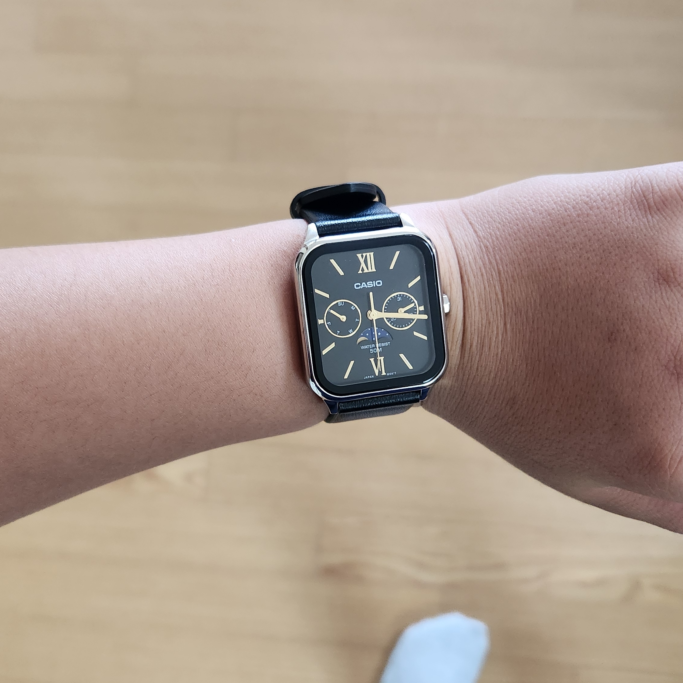 Casio MTP-M305L-1A2V 착용 스타일