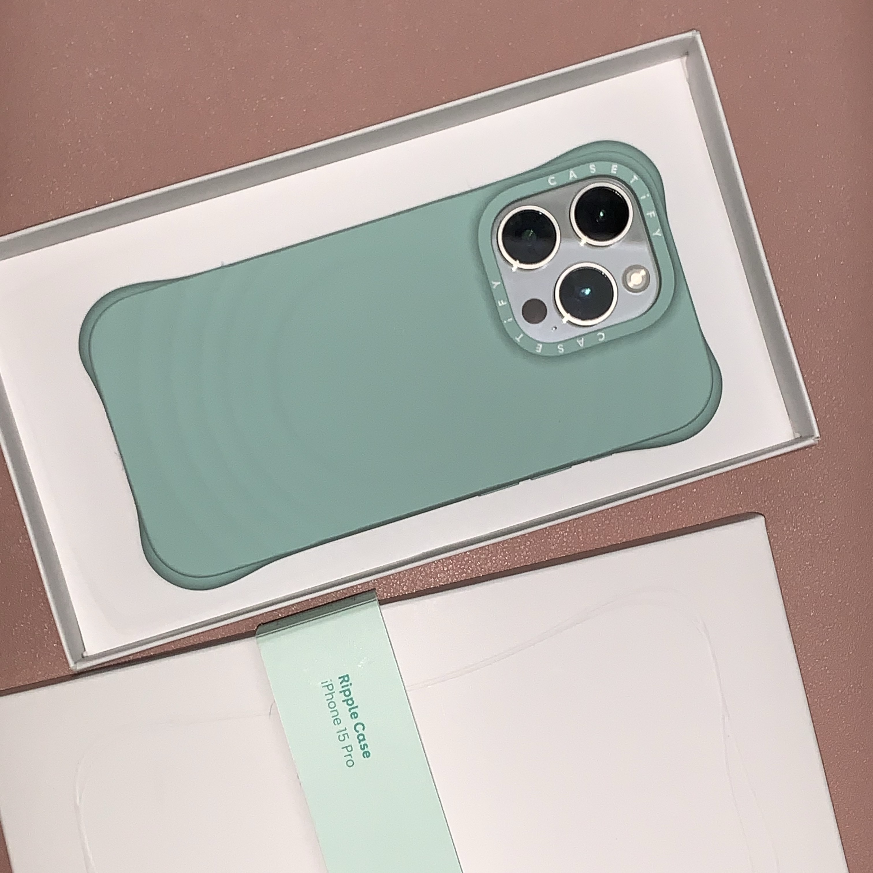 Casetify iPhone MagSafe Ripple Case Jade 착용 스타일