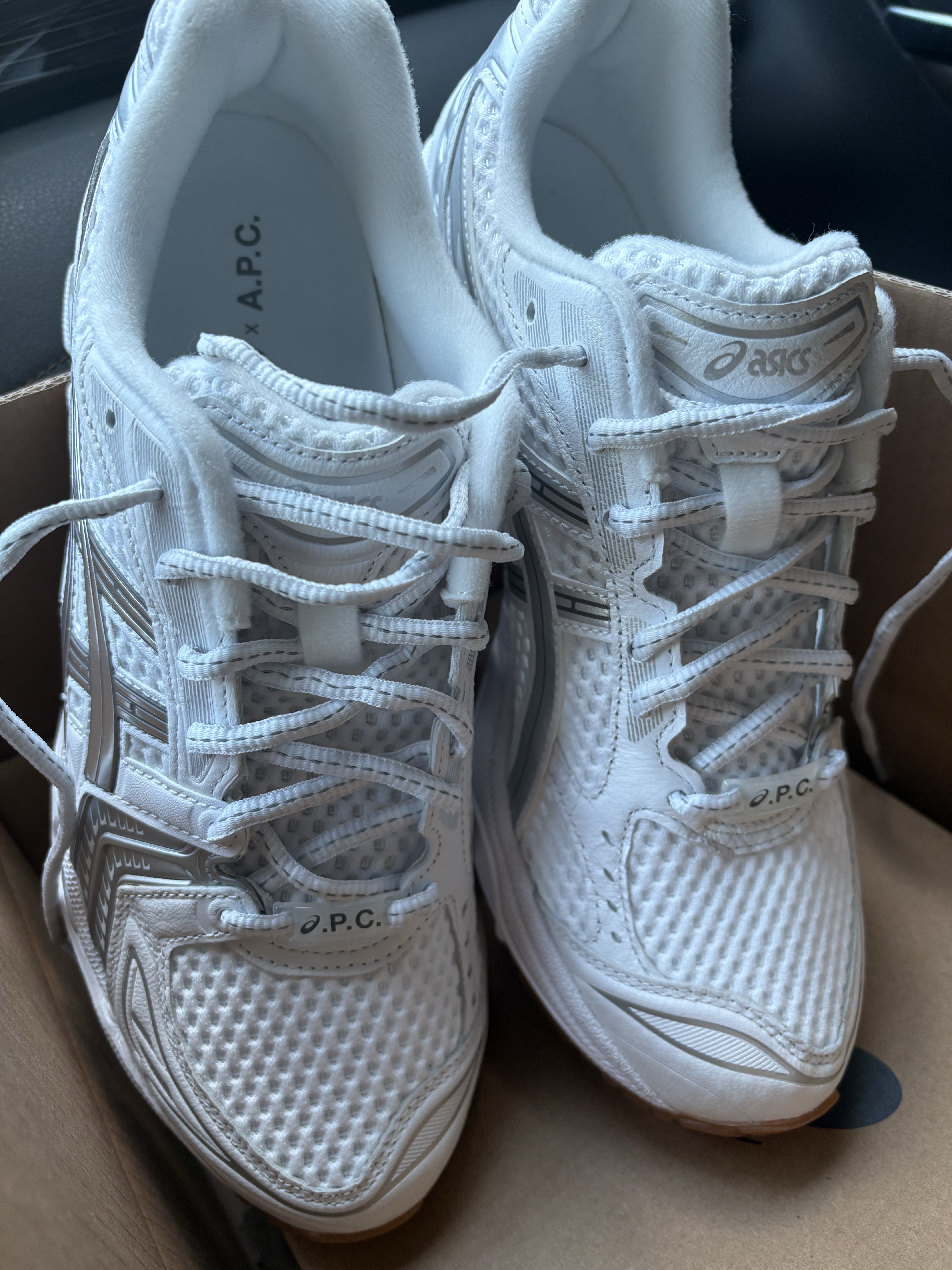 Asics x A.P.C. Gel-Kayano 14 White Pure Silver 착용 스타일