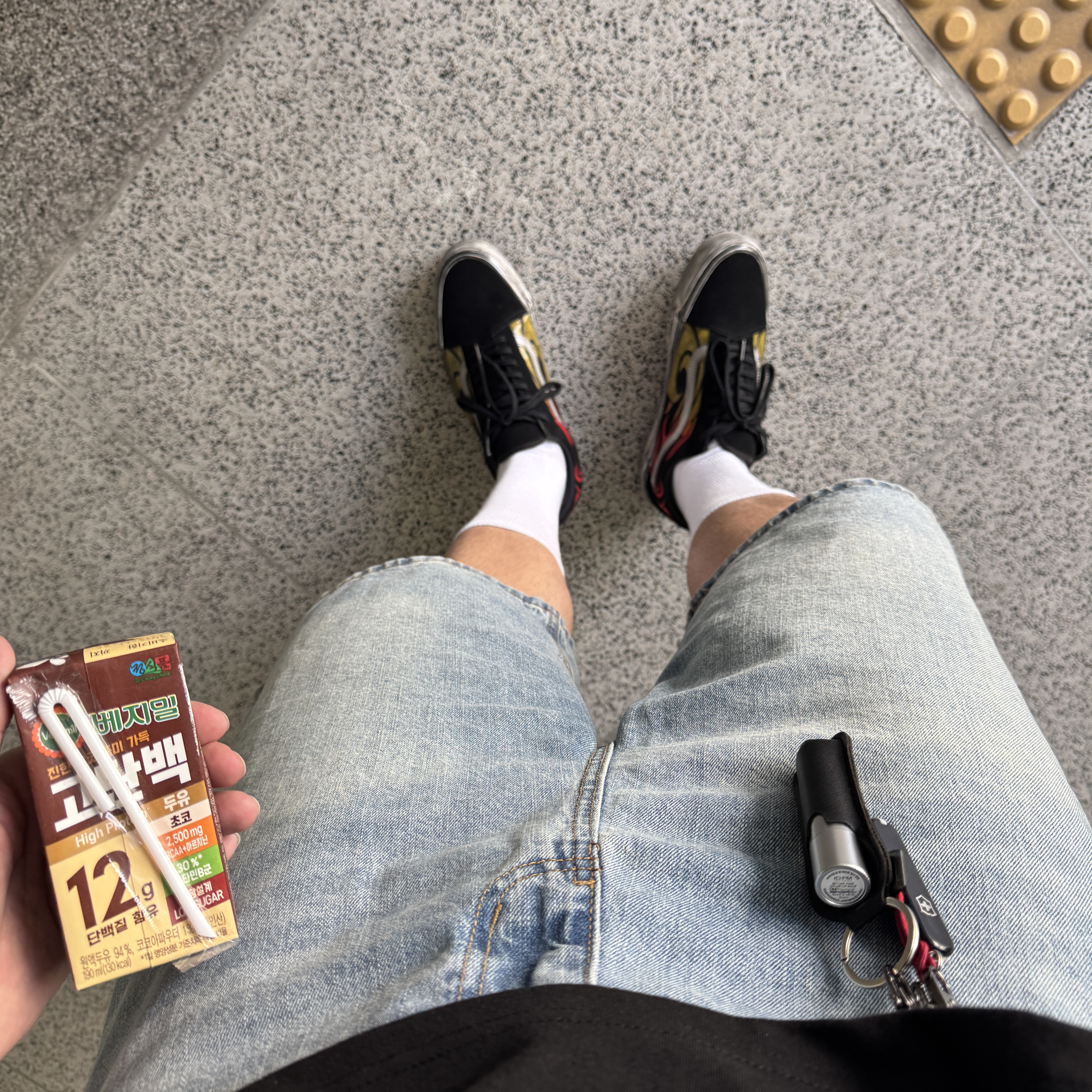 Vans Premium Old Skool Flame Black White 착용 스타일