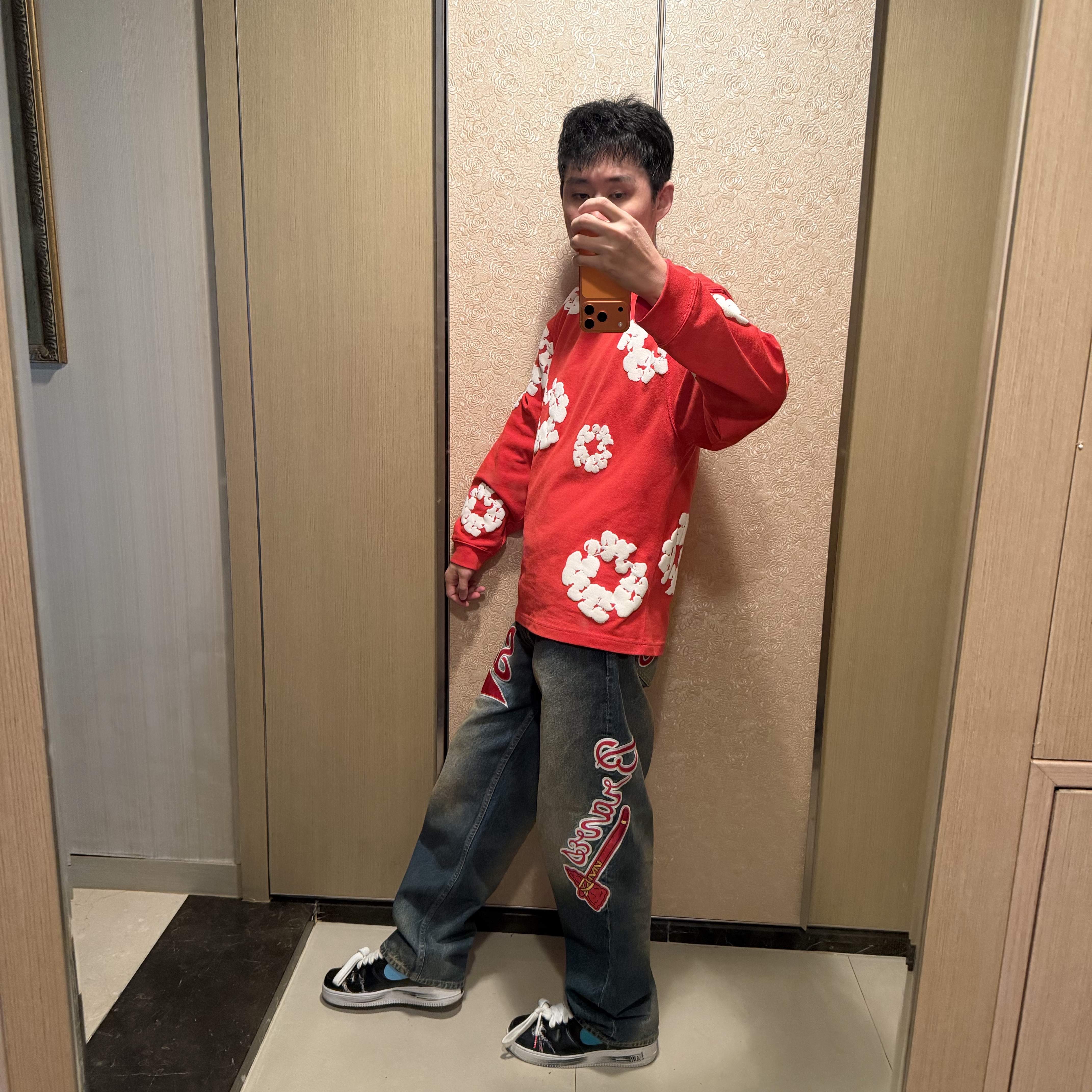 Supreme Mitchell & Ness Atlanta Braves Loose Fit Jean Washed Indigo - 26SS 착용 스타일 - 3