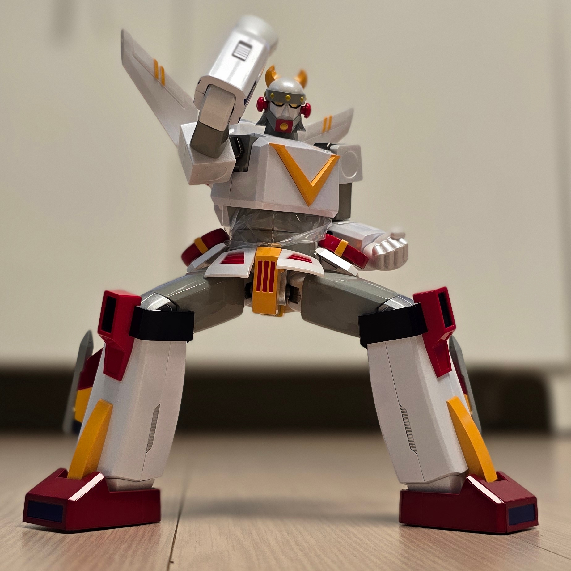 Korean Air KE OZ X Taekwon V Figure Package 착용 스타일 - 4