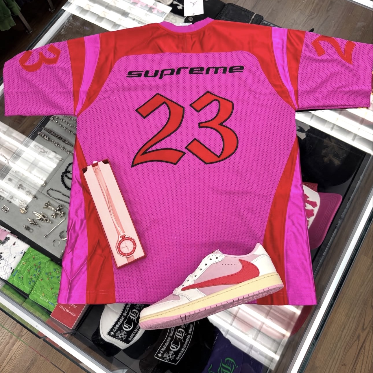 Supreme x Jordan Warm Up Jersey Pink - 26SS, Supreme x Jordan Warm Up Jersey Light Blue - 26SS 착용 스타일 - 1