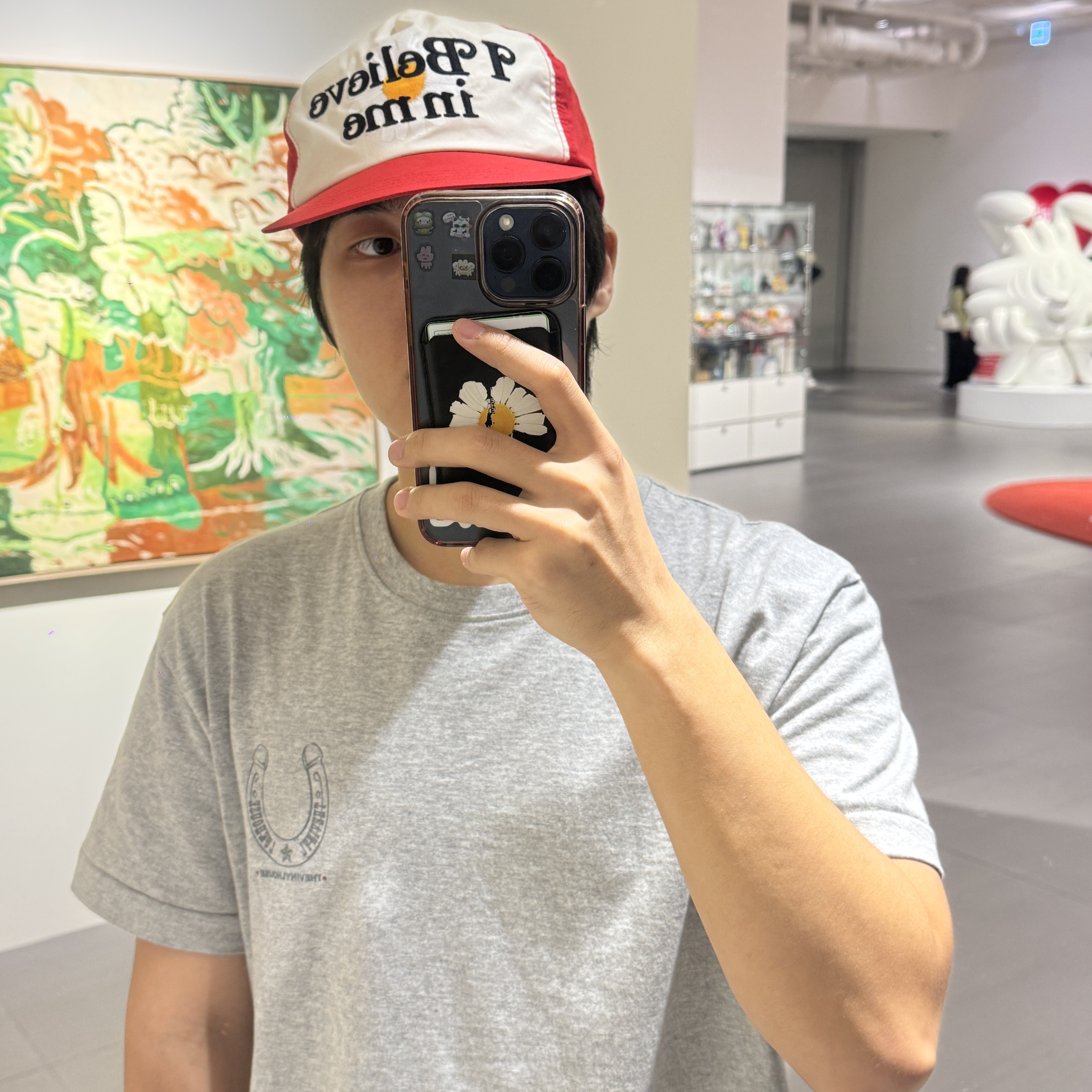 Peaceminusone x Verdy 5 Panel Ball Cap Red, VERDY : I Believe in Me - 성인 착용 스타일