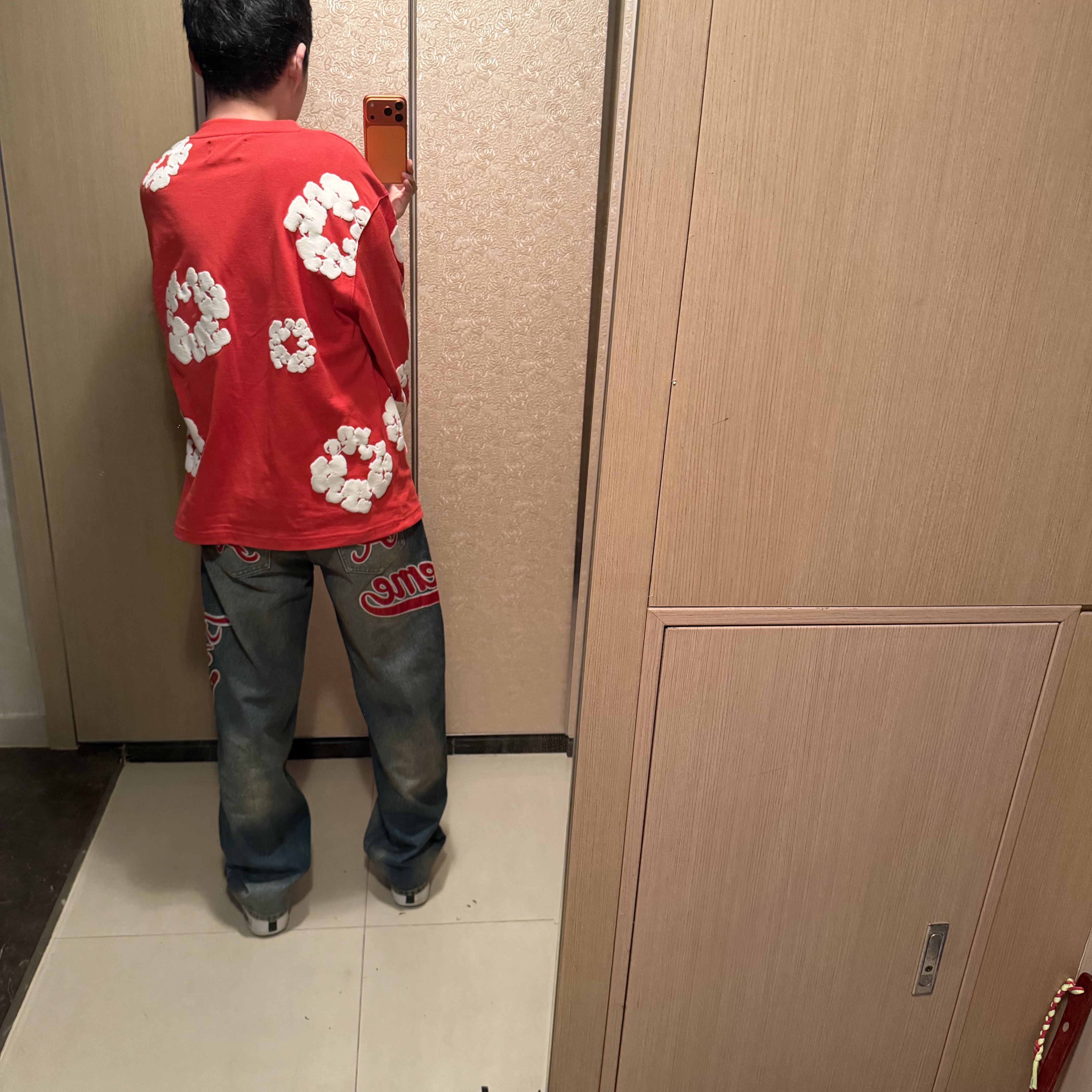 Supreme Mitchell & Ness Atlanta Braves Loose Fit Jean Washed Indigo - 26SS 착용 스타일 - 4