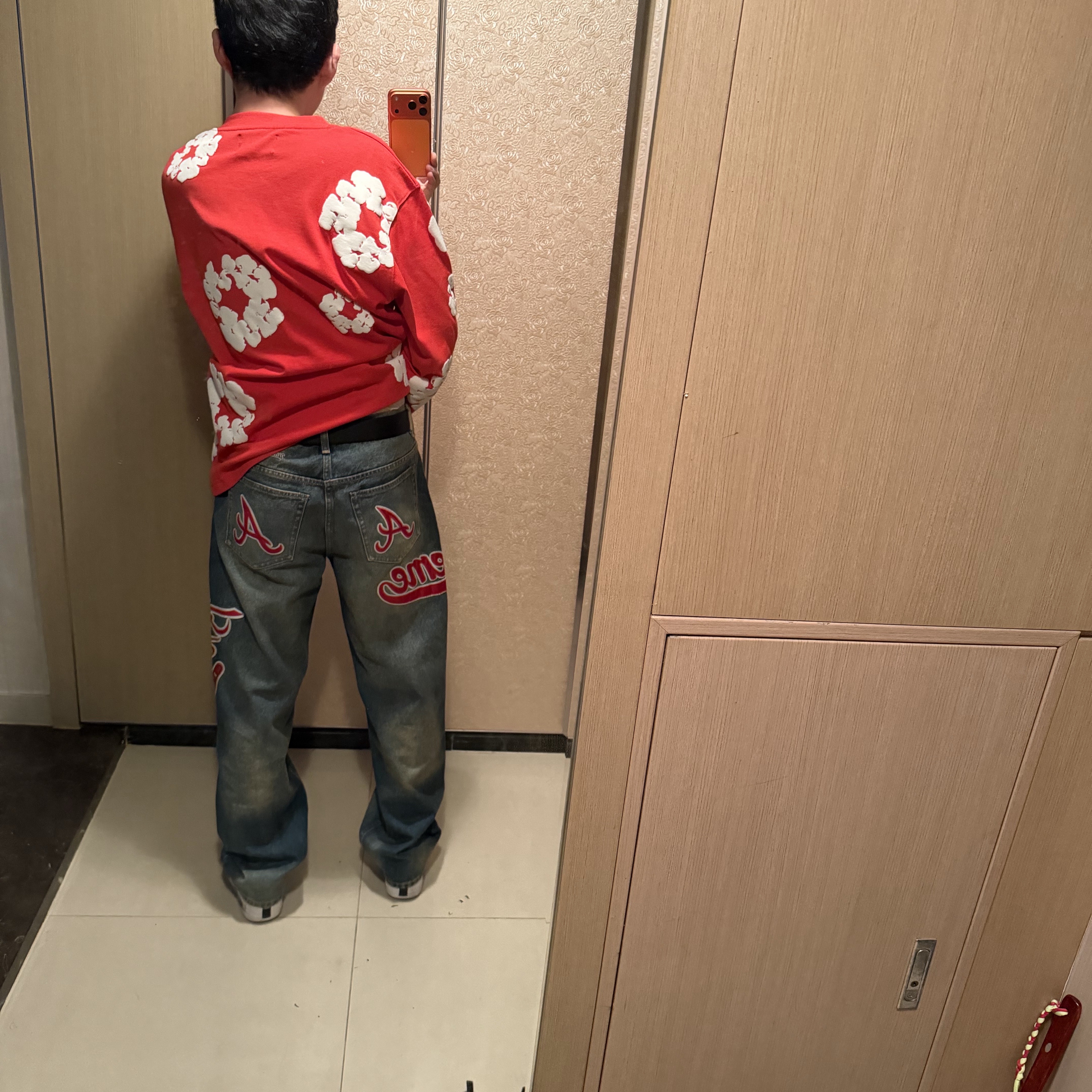 Supreme Mitchell & Ness Atlanta Braves Loose Fit Jean Washed Indigo - 26SS 착용 스타일 - 5