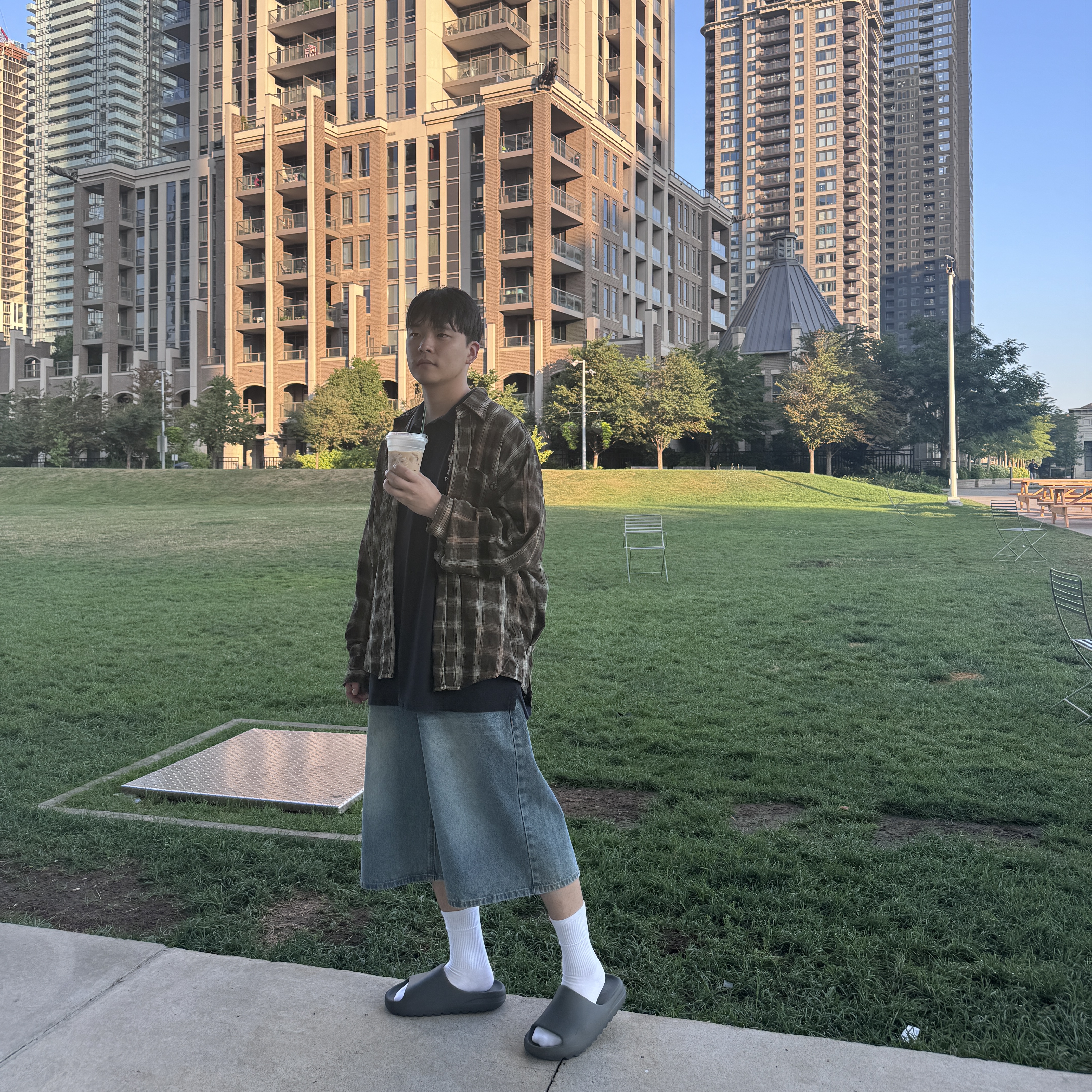 NOMANUAL O.D Check Shirt Brown, Adidas Yeezy Slide Slate Grey 착용 스타일 - 4