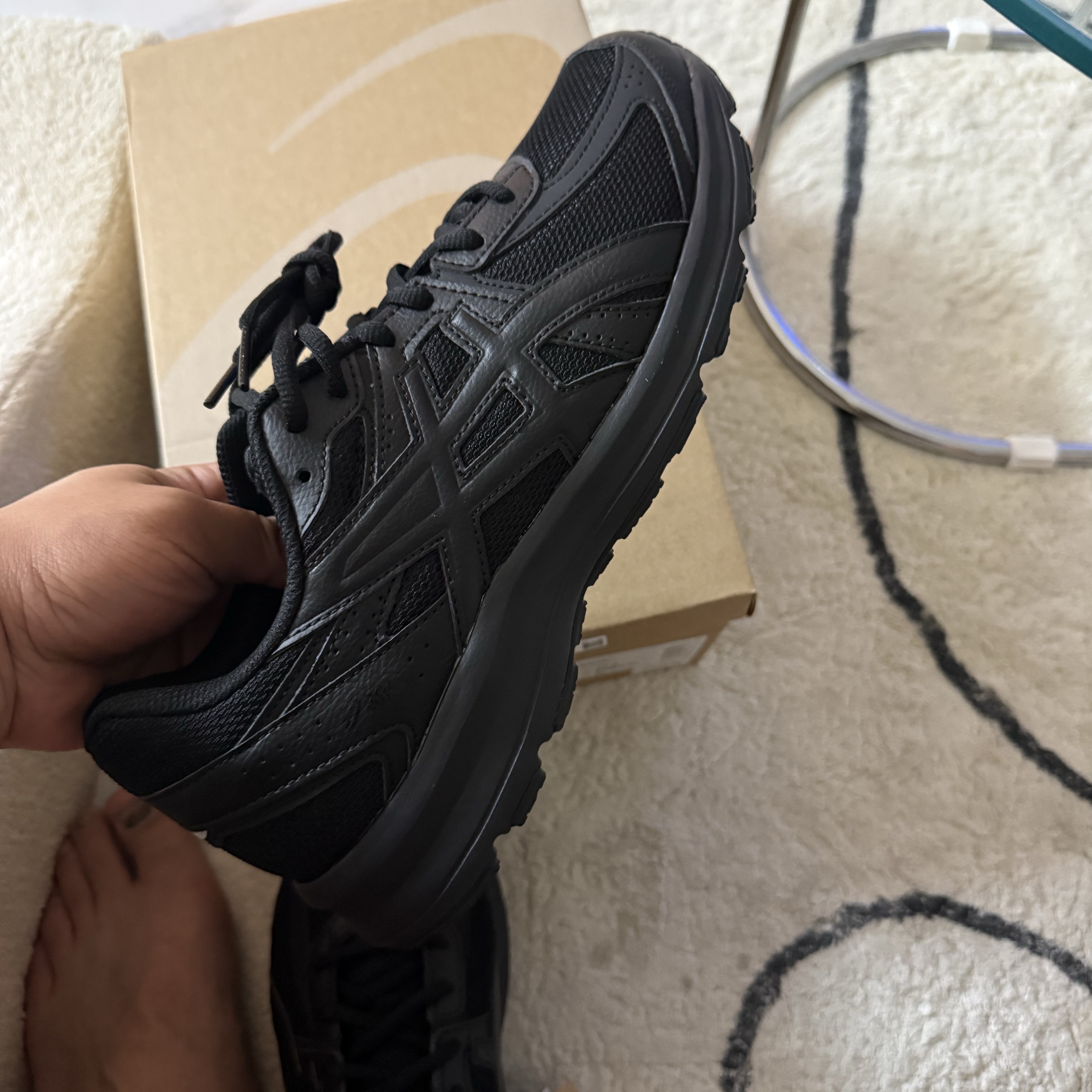 Asics Jog 100 S Black - 2E Wide 착용 스타일