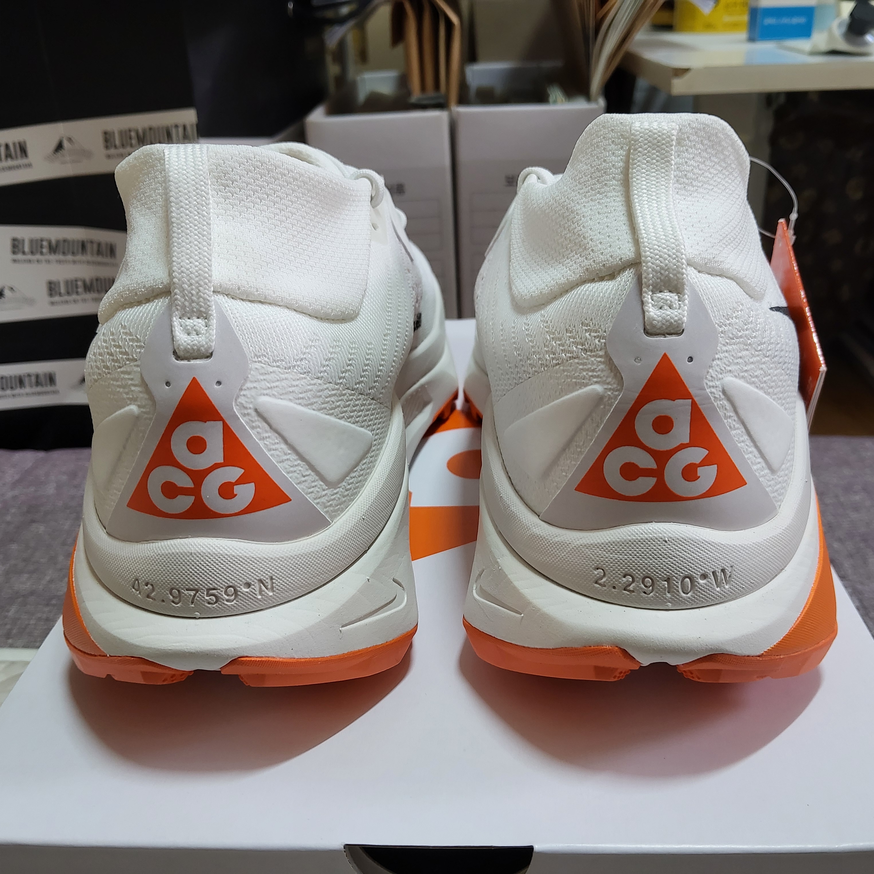Nike ACG Zegama Summit White Phantom 착용 스타일 - 9