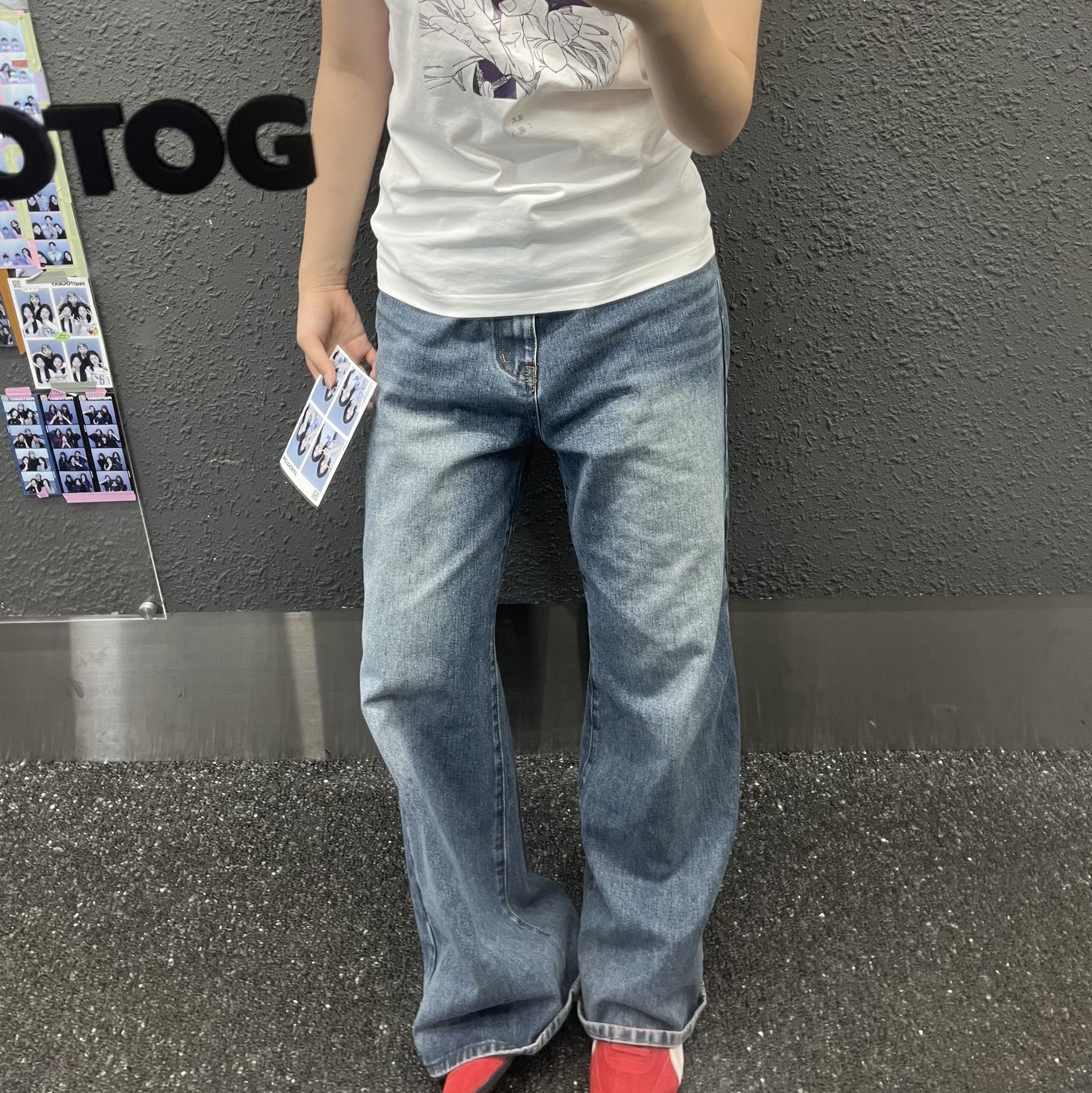 Puma Speedcat OG Red White, Uniqlo UT Shueisha 100th Anniversary Jujutsu Kaisen T-Shirt White 착용 스타일 - 1