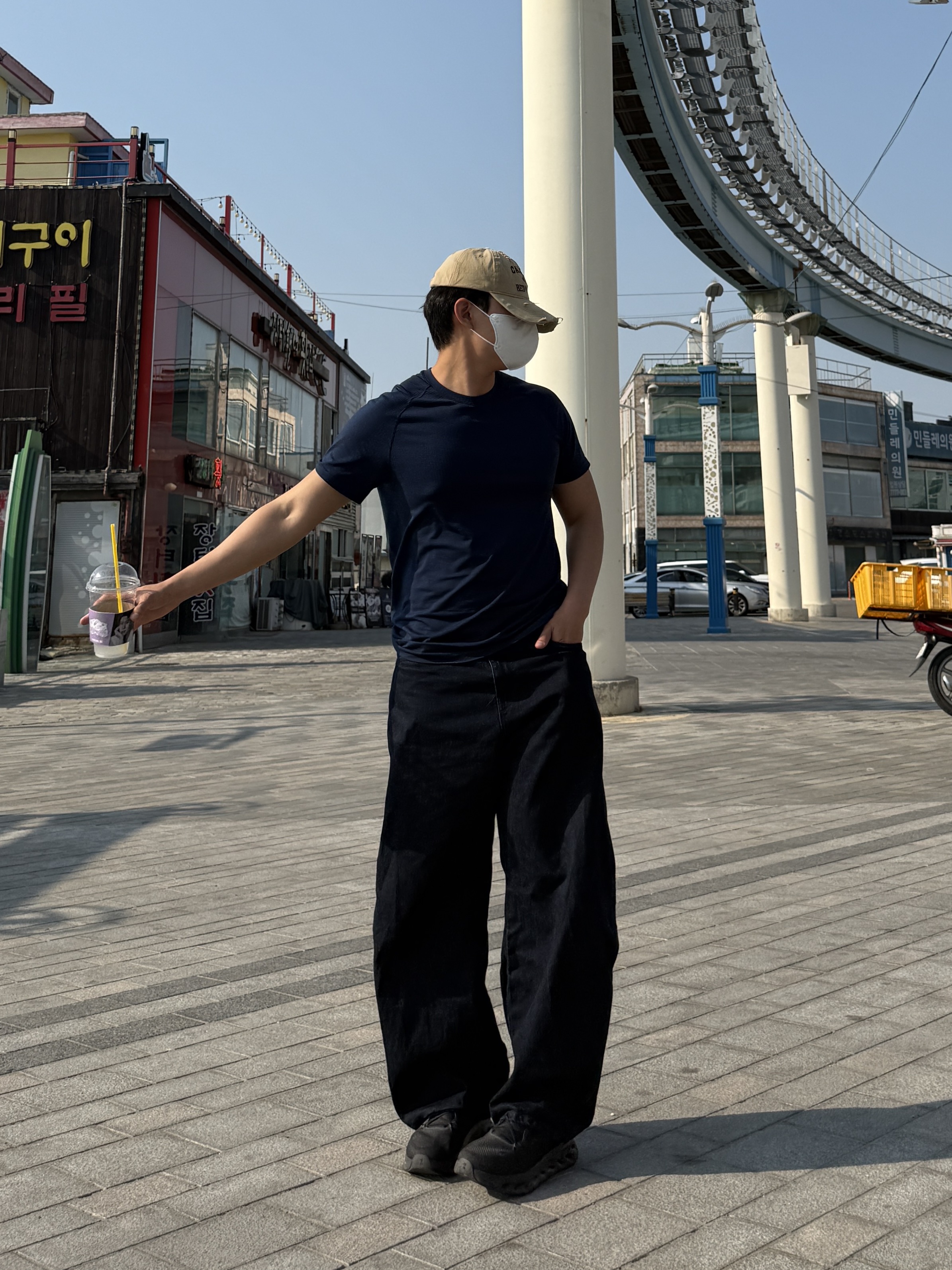 On Running Cloudmonster Void Black, On Running Cloudmonster All Black 착용 스타일 - 2